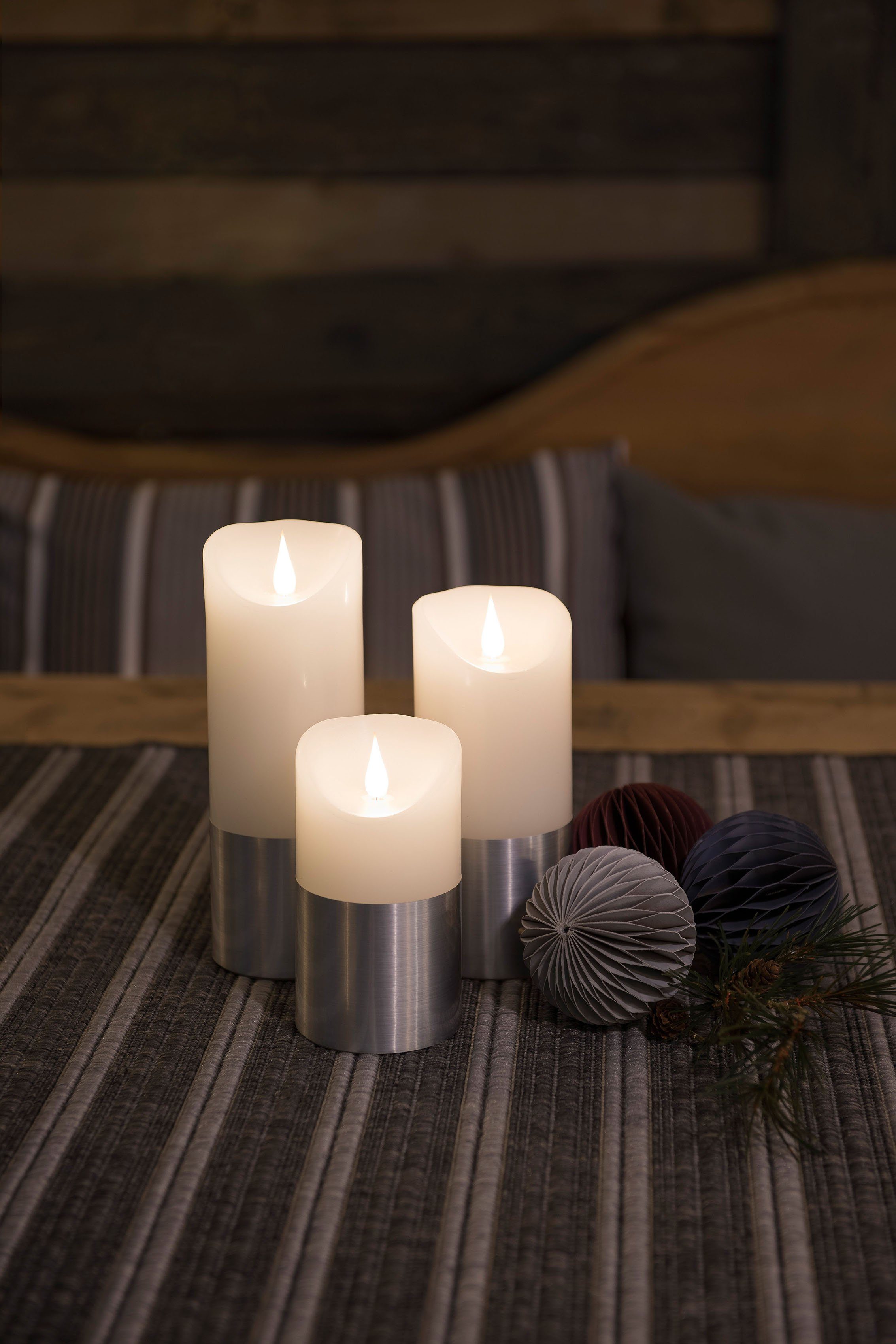 KONSTSMIDE Led-kaars Kerst versiering Led-kaars van echte was, wit, met zilverkleurige rand (1-delig)