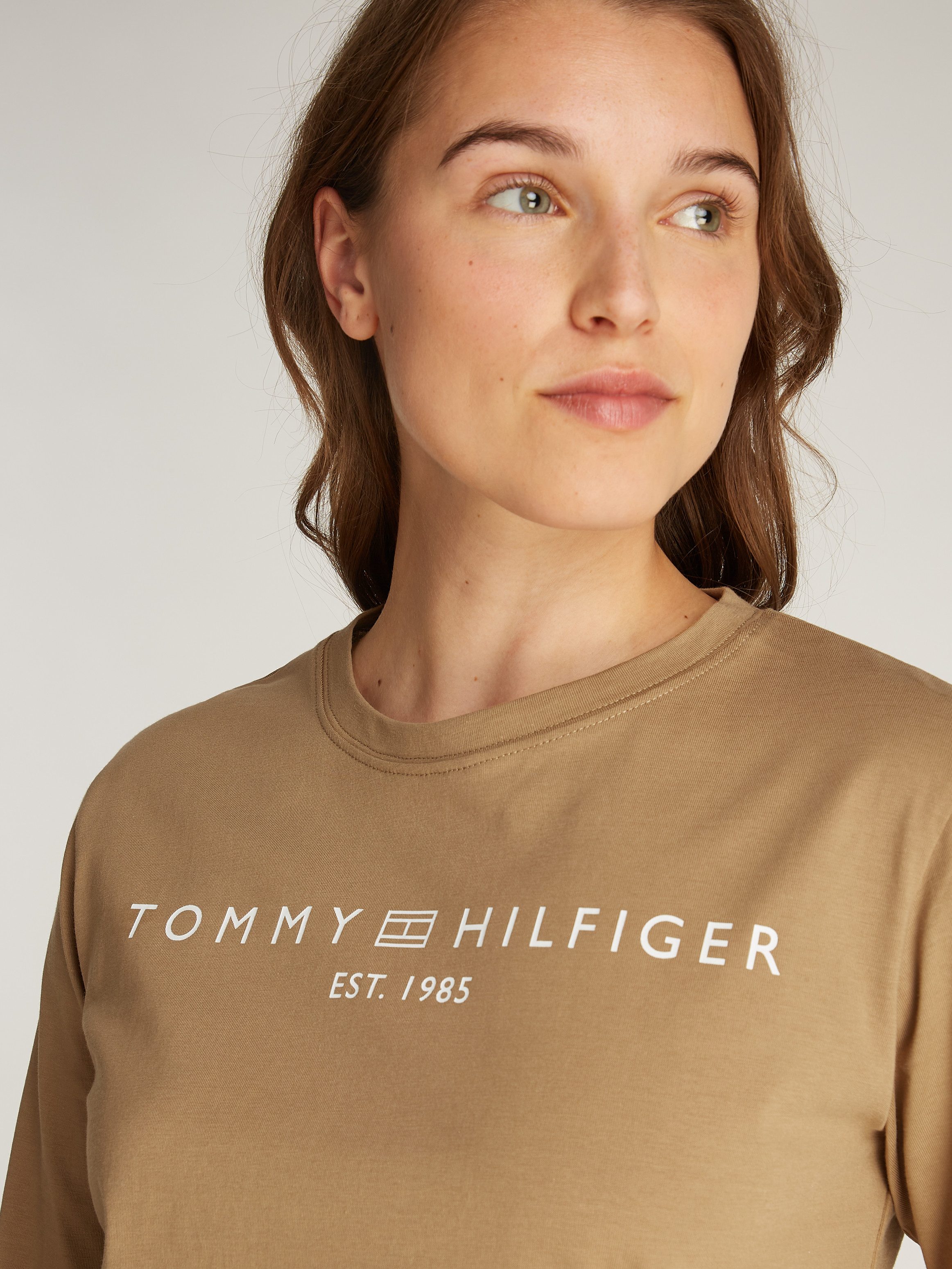 Tommy Hilfiger Shirt met lange mouwen REG CORP LOGO C-NK LS met een logo-opschrift