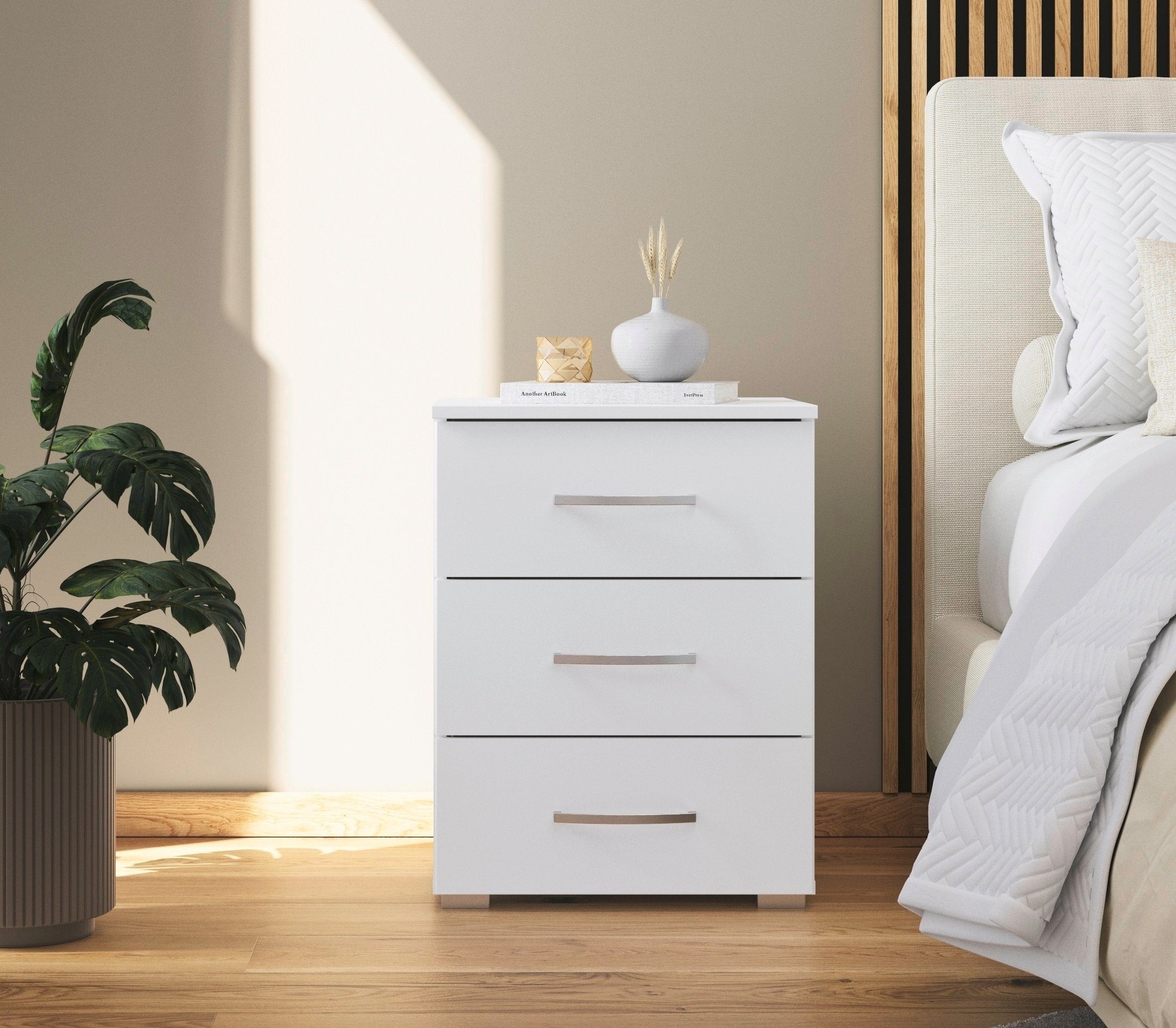 rauch Nachtkastje Pure by Aditio in minimalistisch ontwerp, 3 lades met softclose-functie