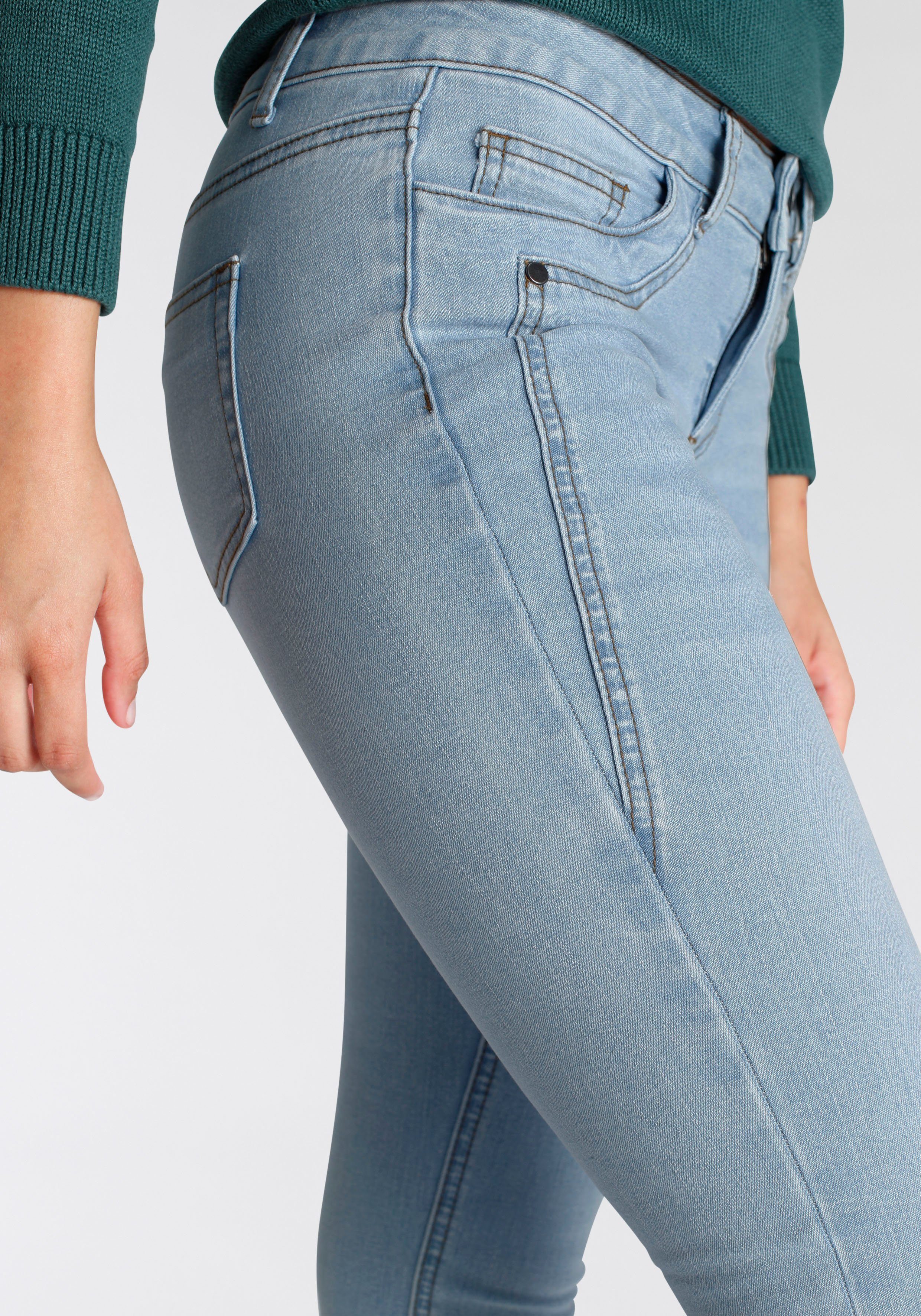 Arizona 7/8 jeans Met geren extra-strakke snit, used-look-wassing, lage taille