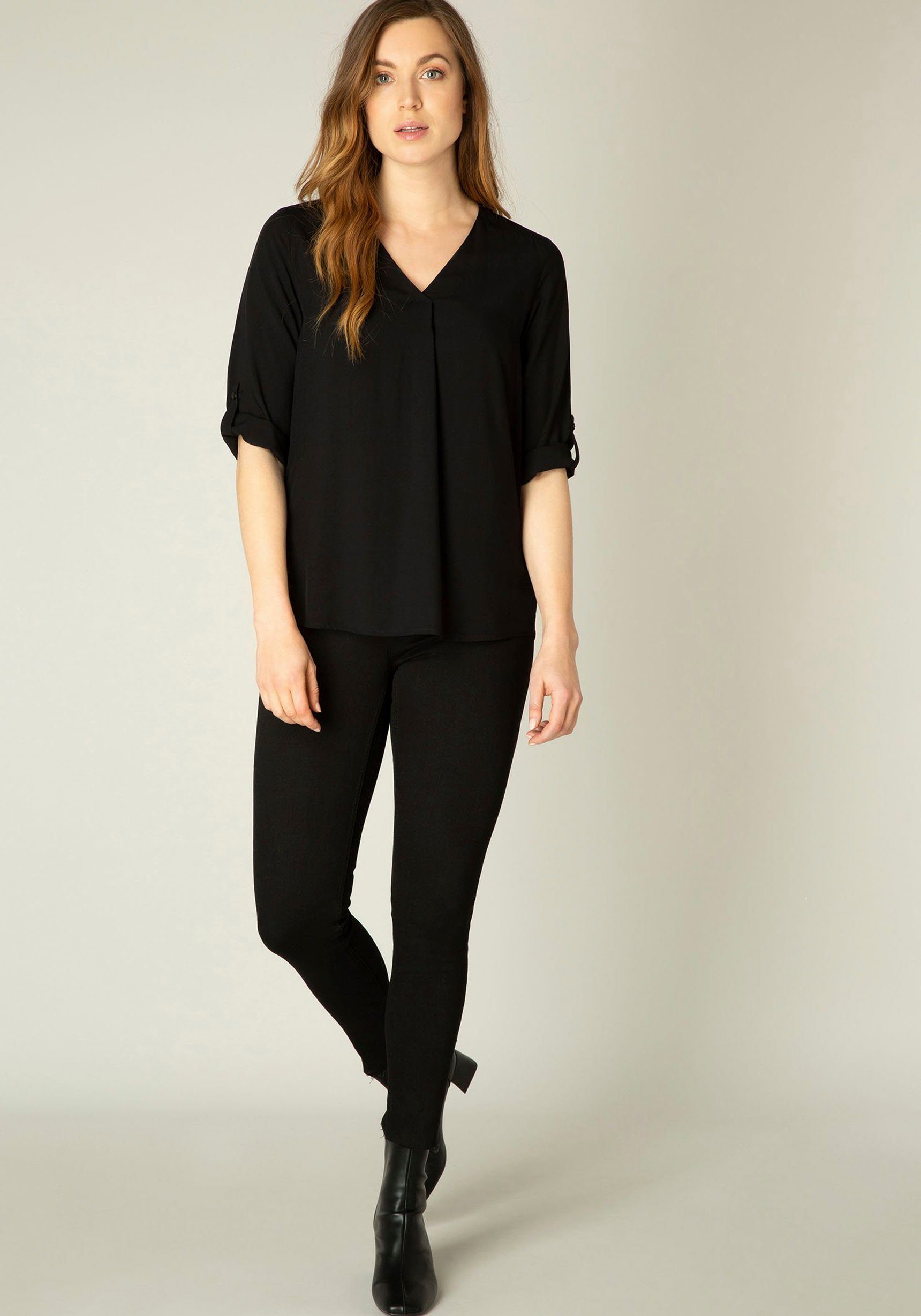 Base Level Shirtblouse met v-hals