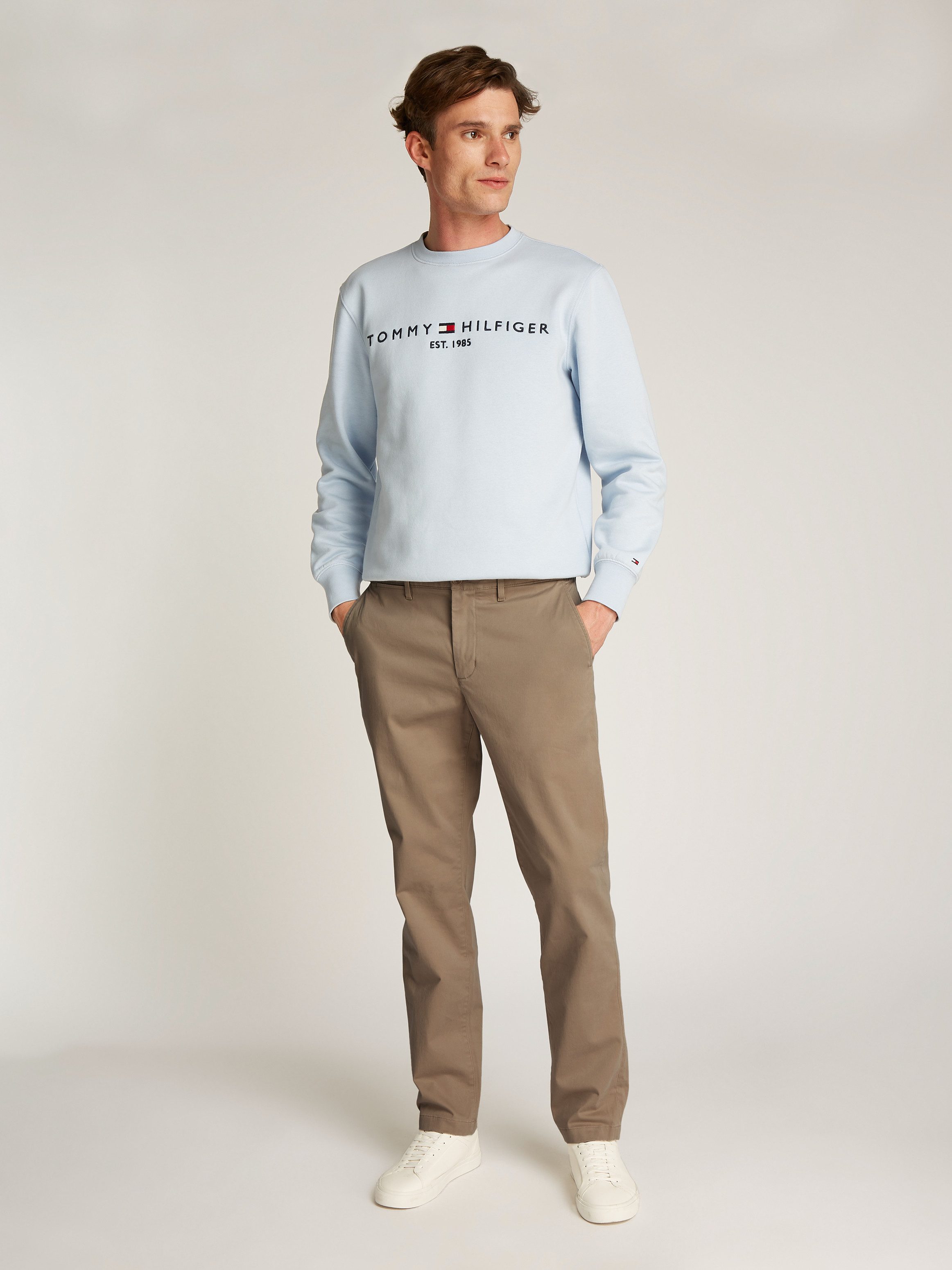 Tommy Hilfiger Chino DENTON CHINO SATIN met achterzakken met knoop logo-borduursel