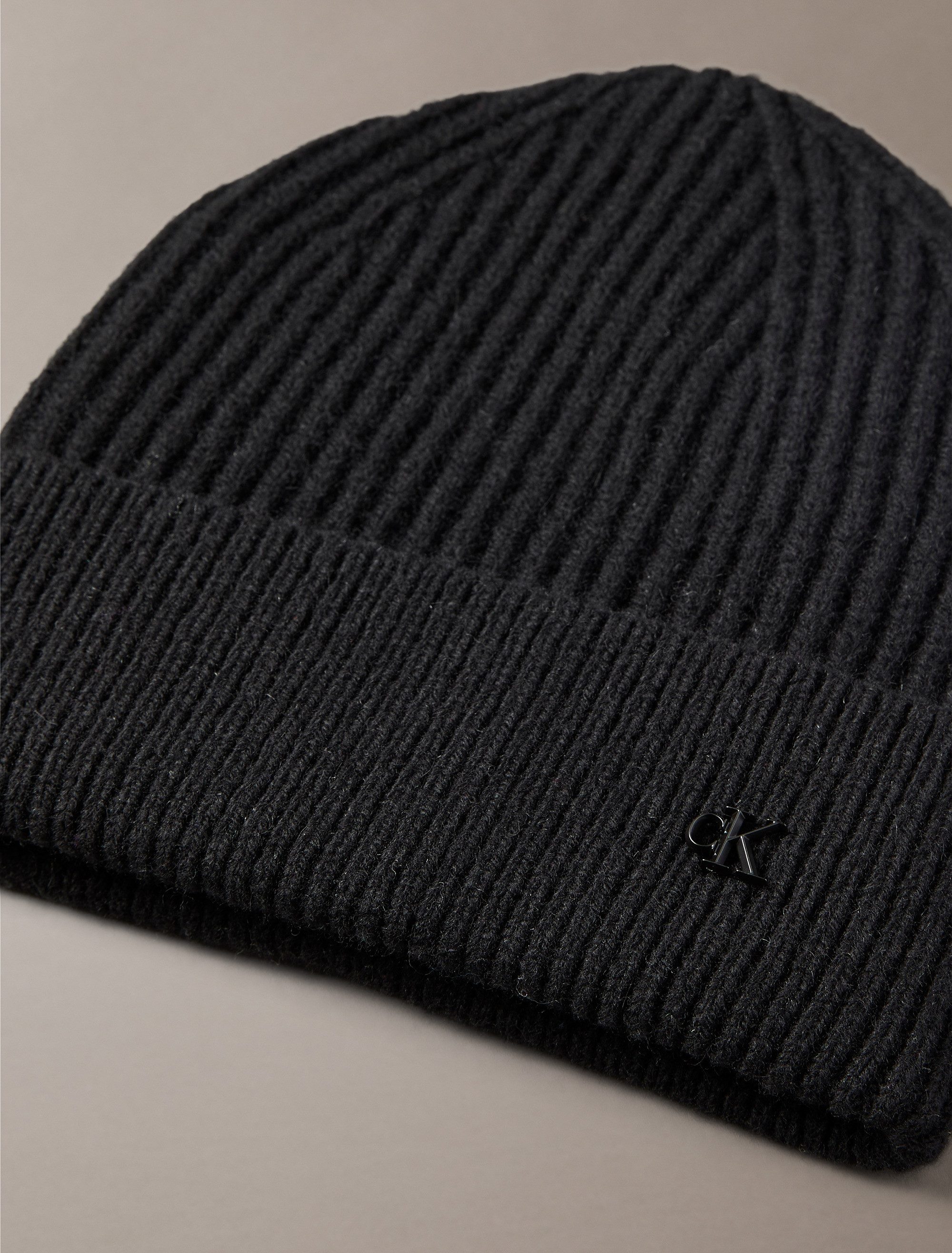 Calvin Klein Gebreide muts CK METAL WOOL BEANIE