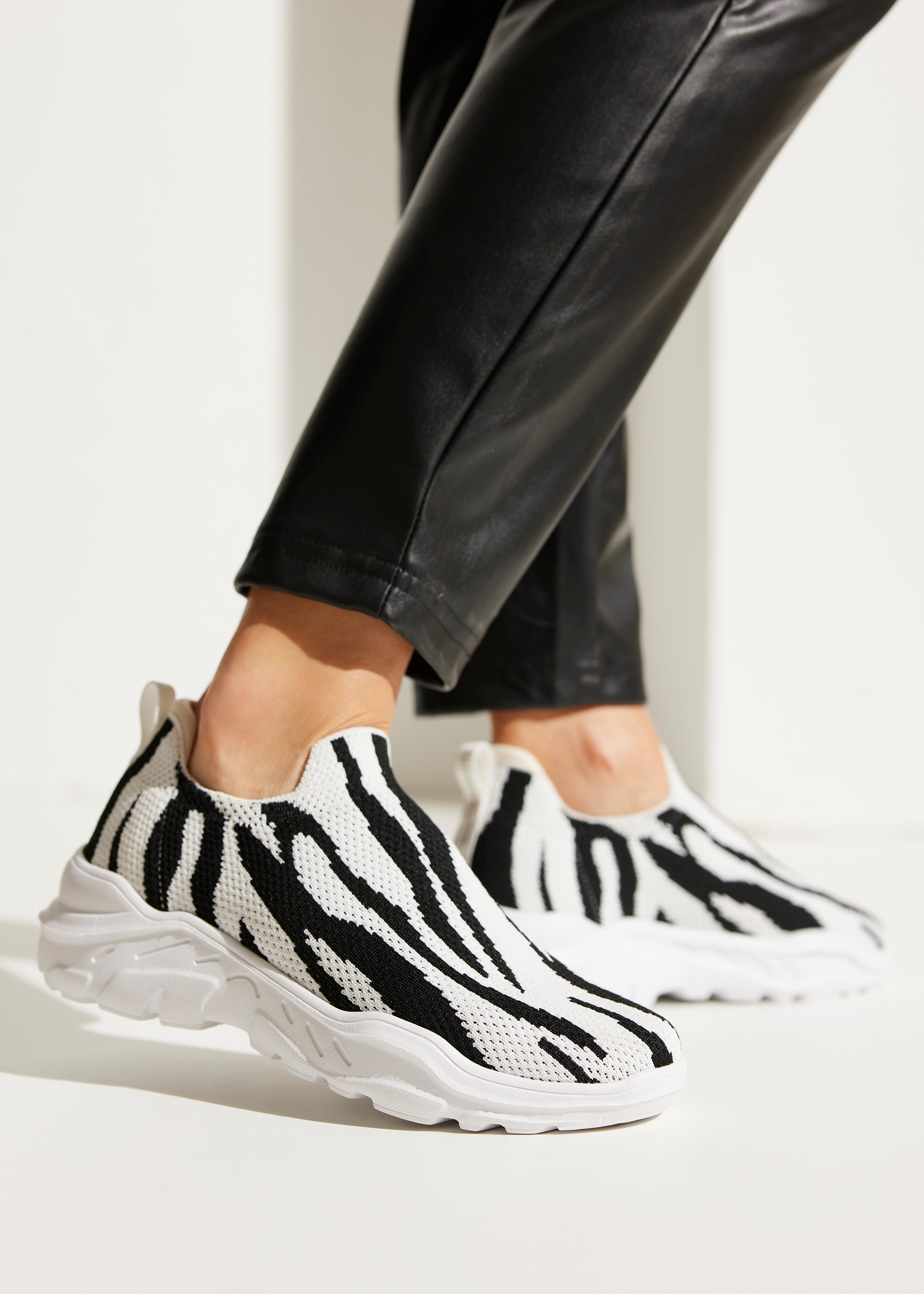 French Connection Sneakers Slipper, lage schoen, vrijetijdsschoen om in te stappen VEGAN