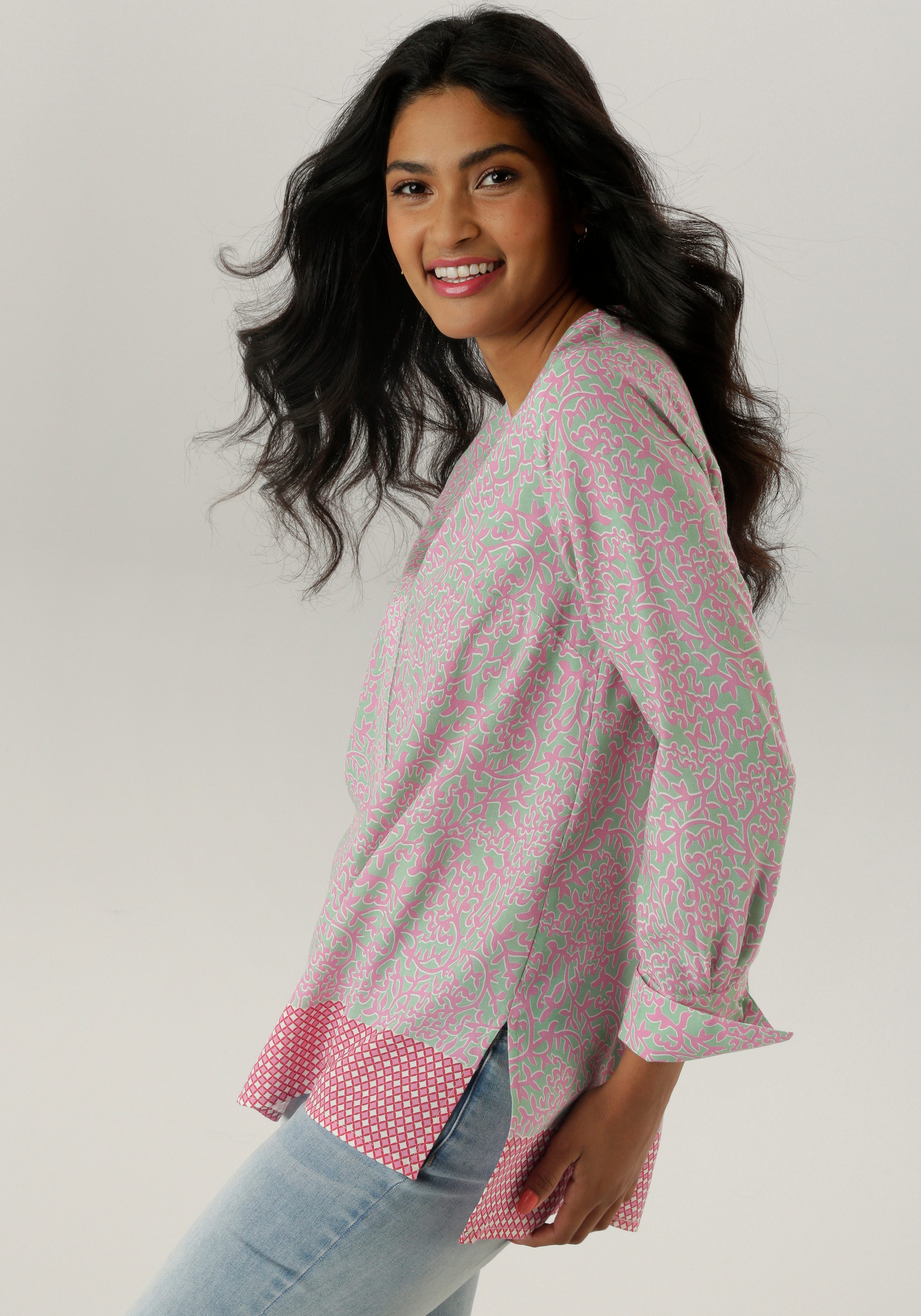 Aniston SELECTED Lange blouse met rankenpatronen en randdruk aan de zoom nieuwe collectie
