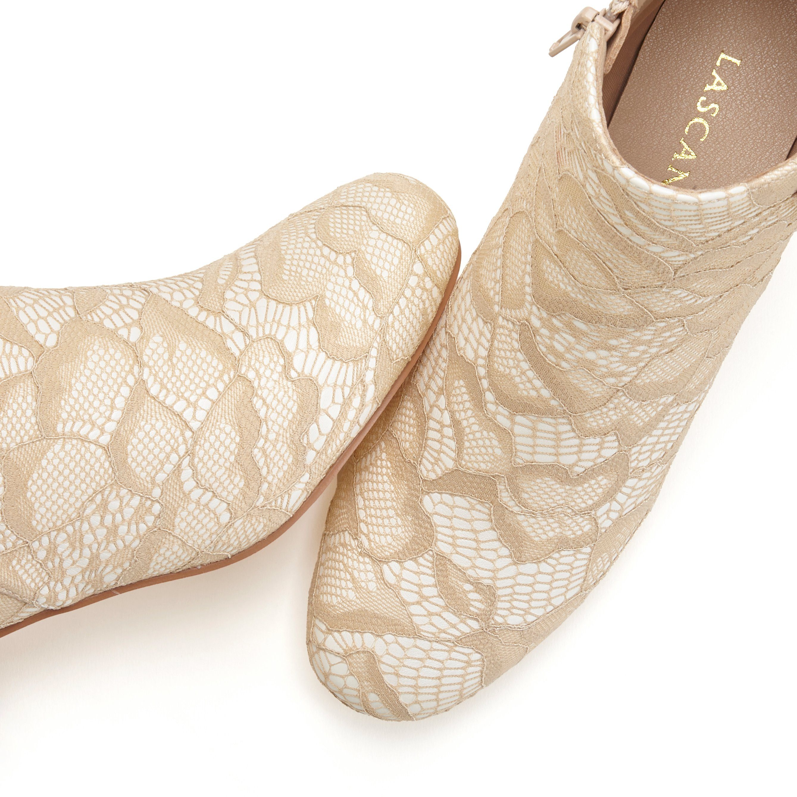 Lascana Laarsjes Laarzen, boots in elegant spitz ontwerp VEGAN