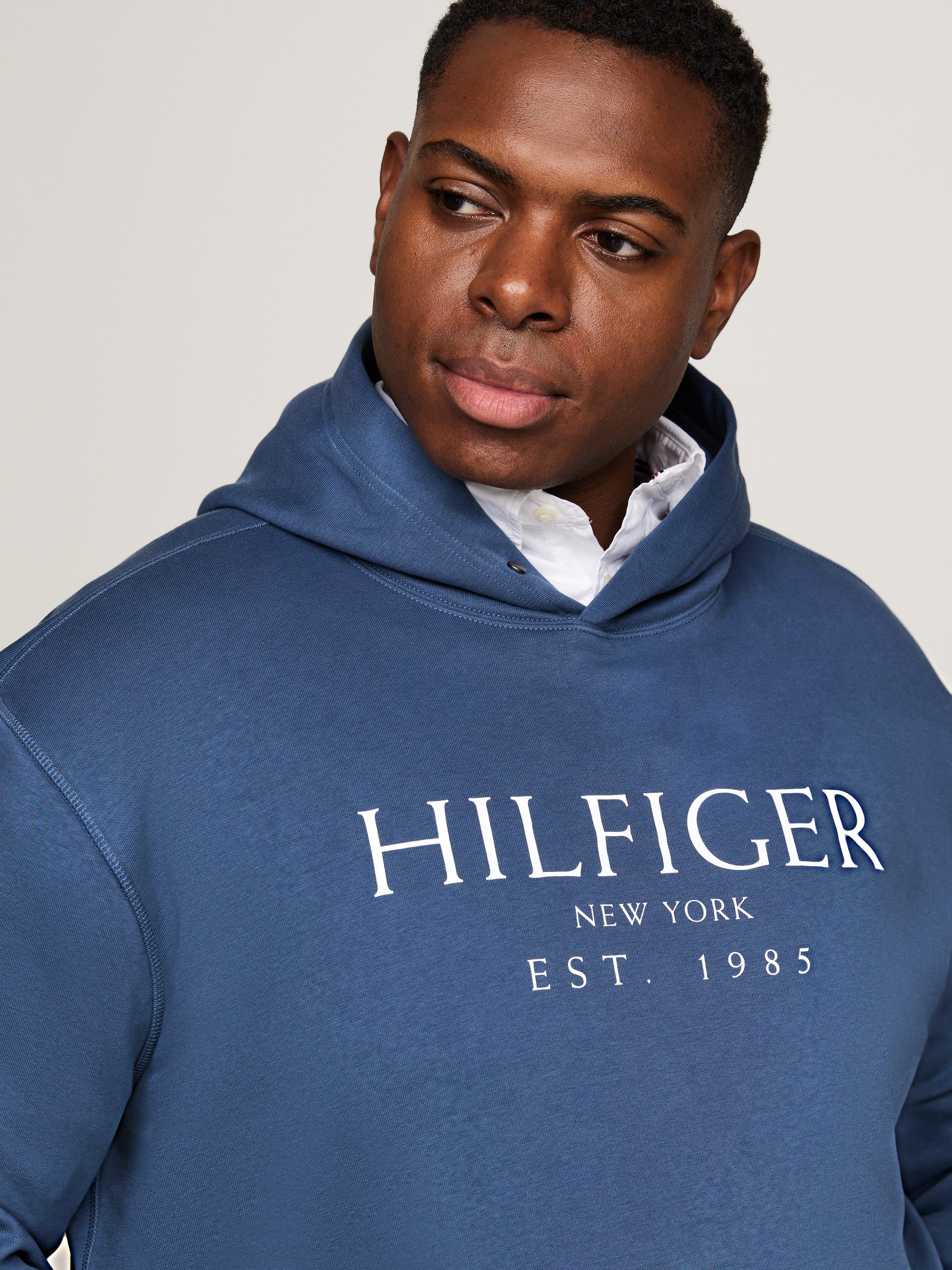 Tommy Hilfiger Hoodie BT-BIG HILFIGER HOODY-B in grote maten met logo-borduursel op de mouw