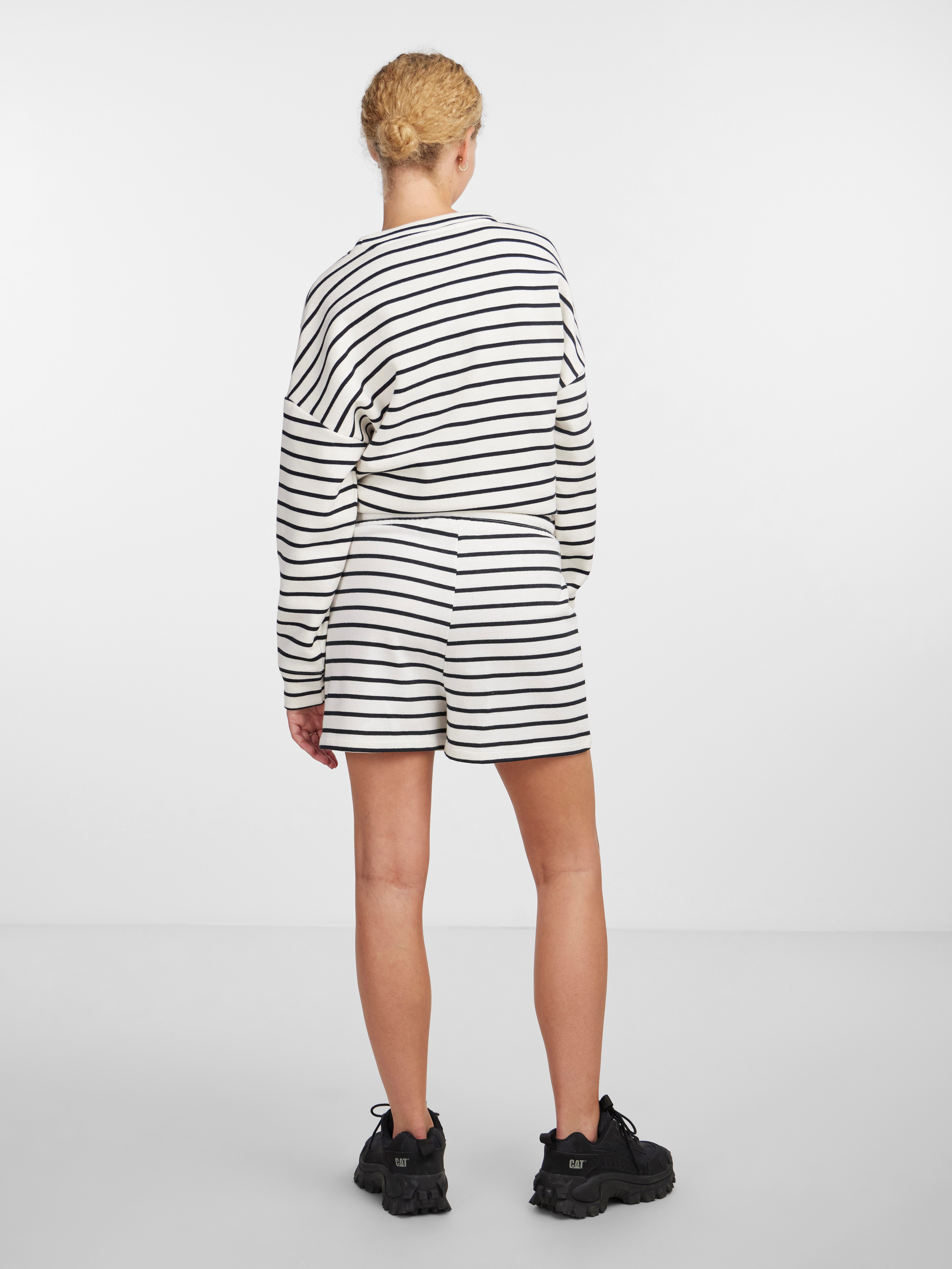pieces Sweatshort PCCHILLI SUMMER HW SHORTS STRIPE NOOS BC