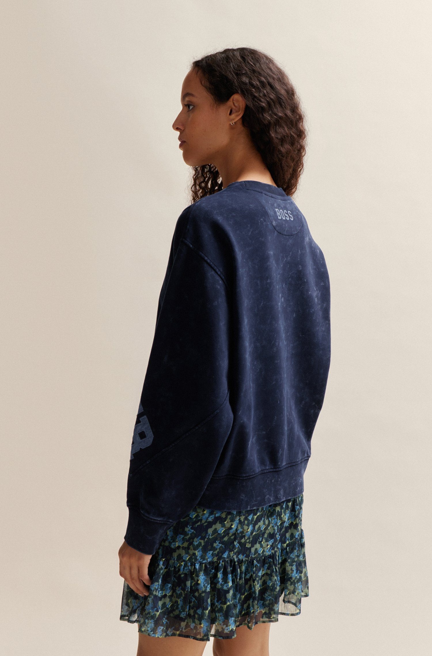 Boss Orange Sweatshirt met tekst op de mouwen