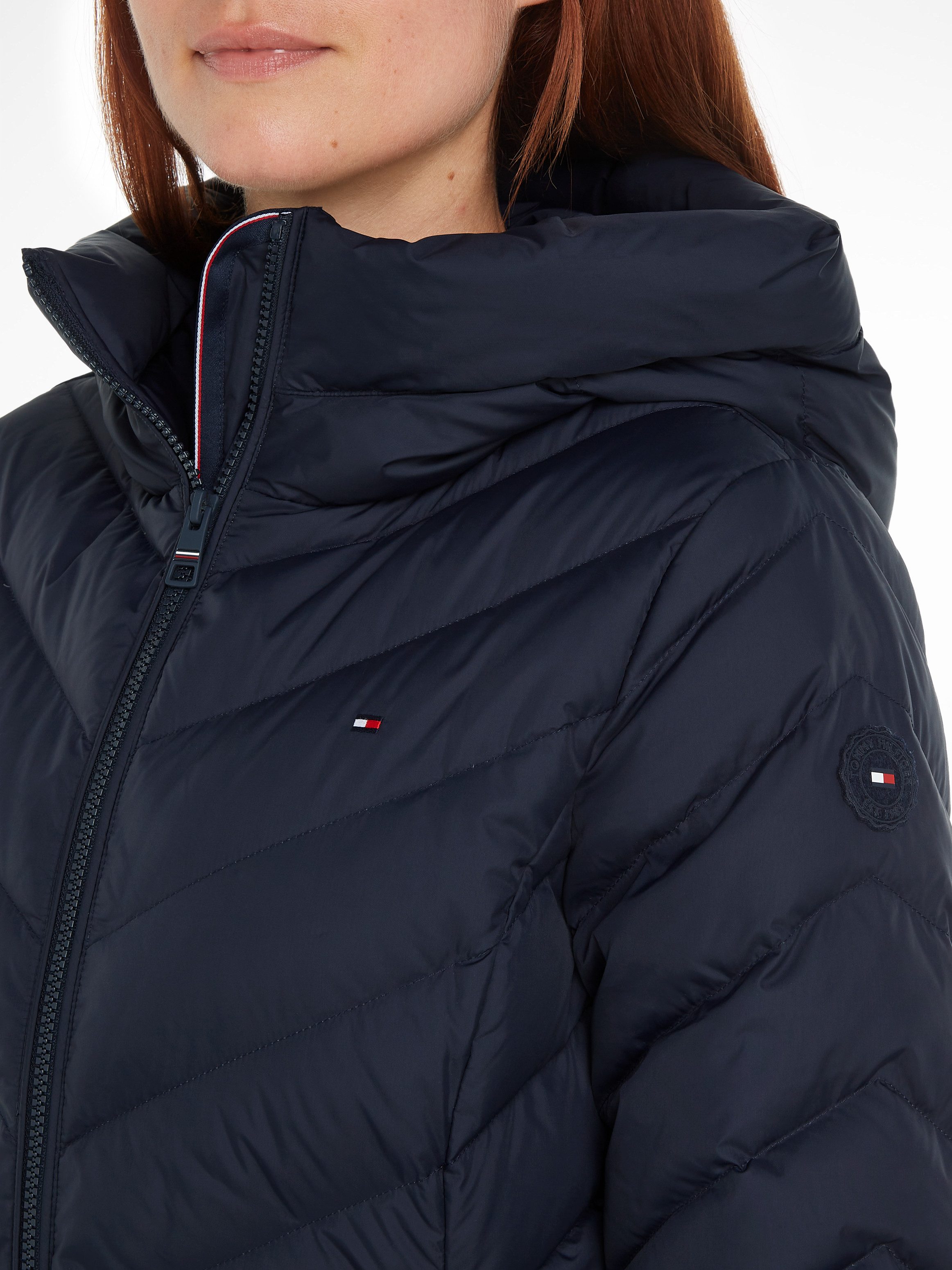 Tommy Hilfiger Gewatteerde jas CHEVRON MW PADDED COAT met gemiddelde vulling en merklabel