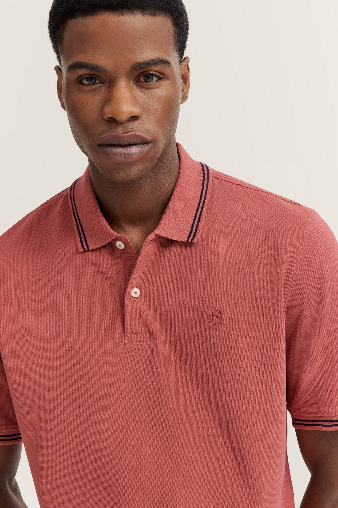 Bugatti Poloshirt met contraststrepen en borstborduursel