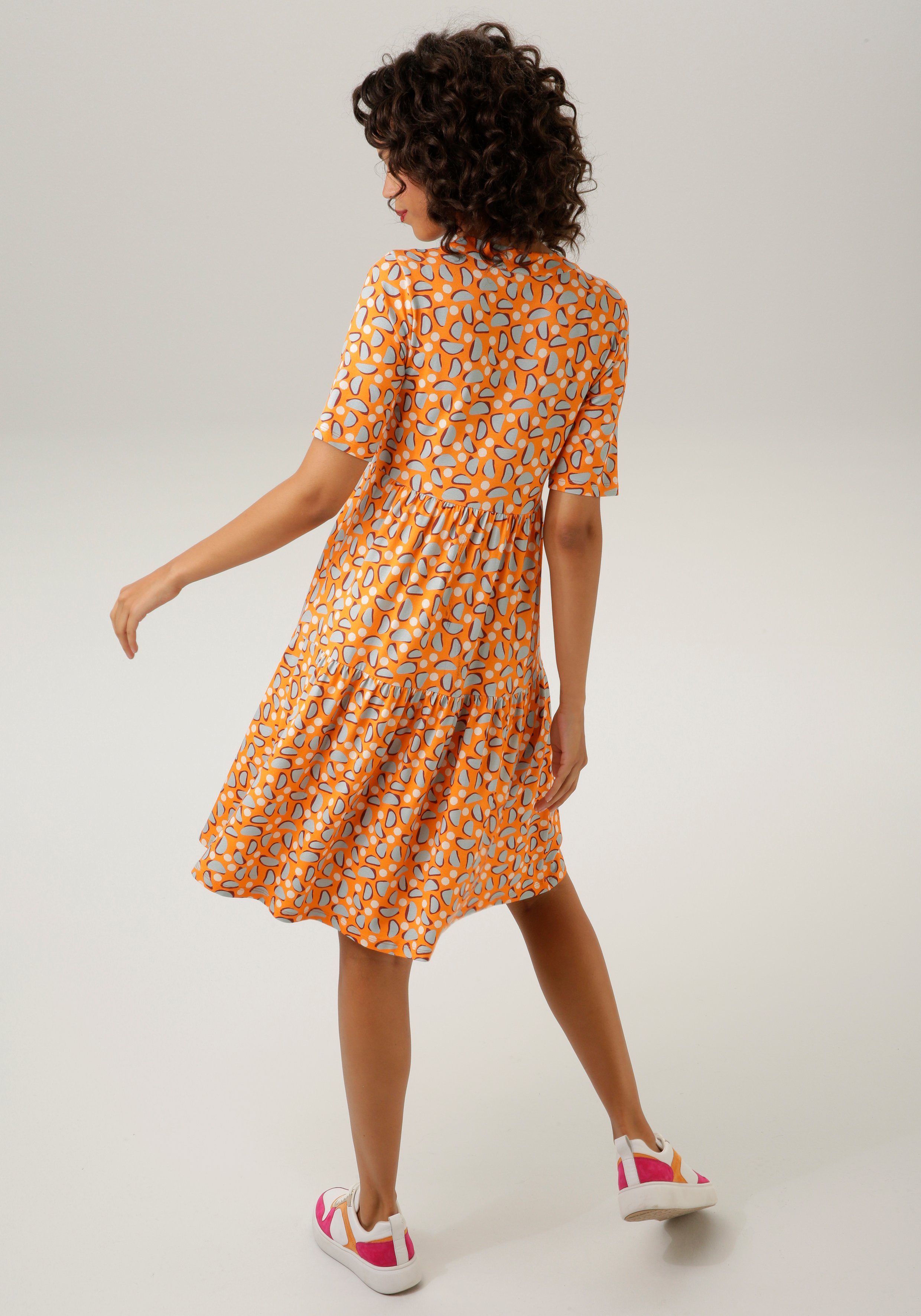 Aniston CASUAL Zomerjurk met extravagante, grafische print