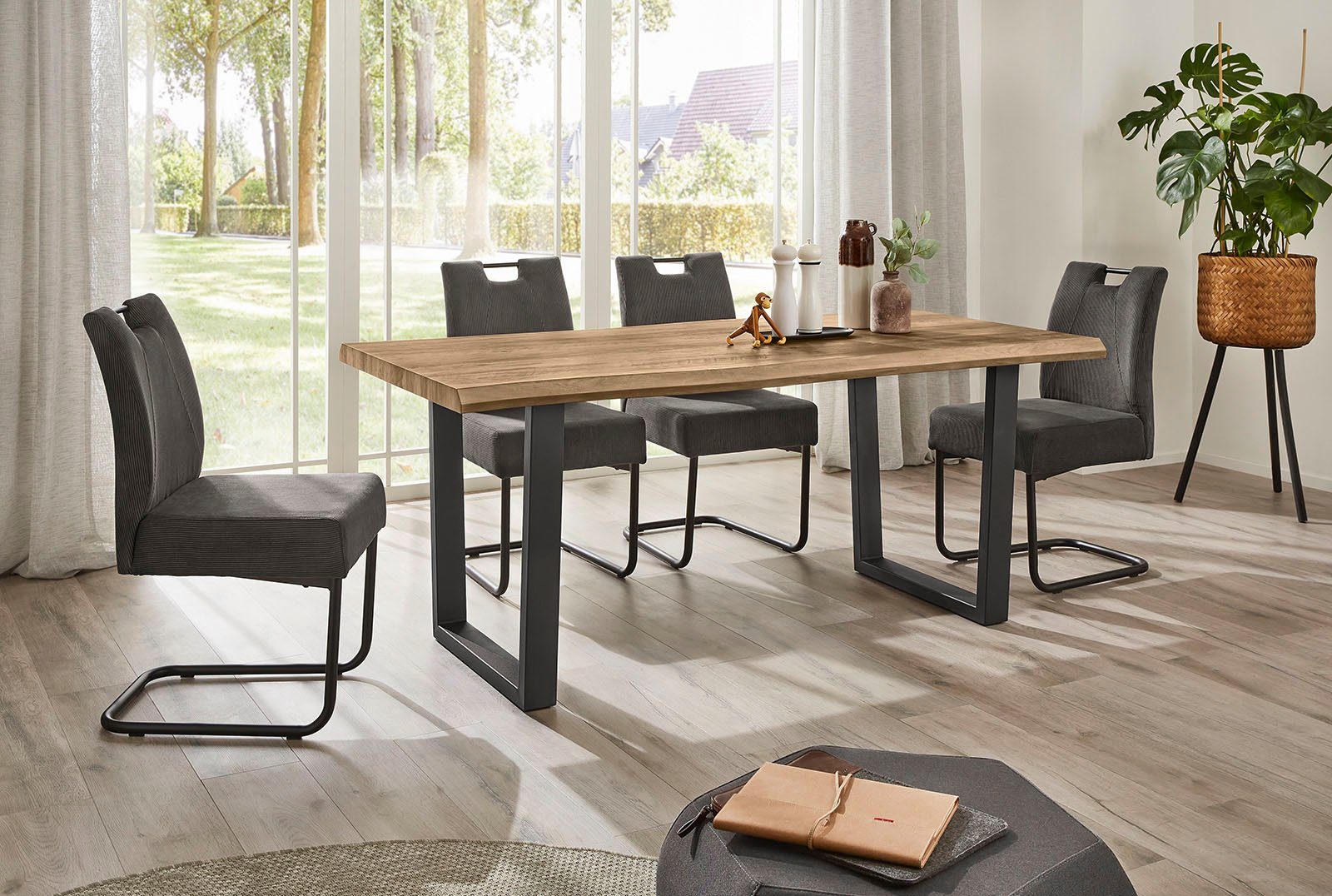 Jockenhöfer Gruppe Eettafel Margot 180 x 90 cm gebogen boomstam look en zwart onderstel
