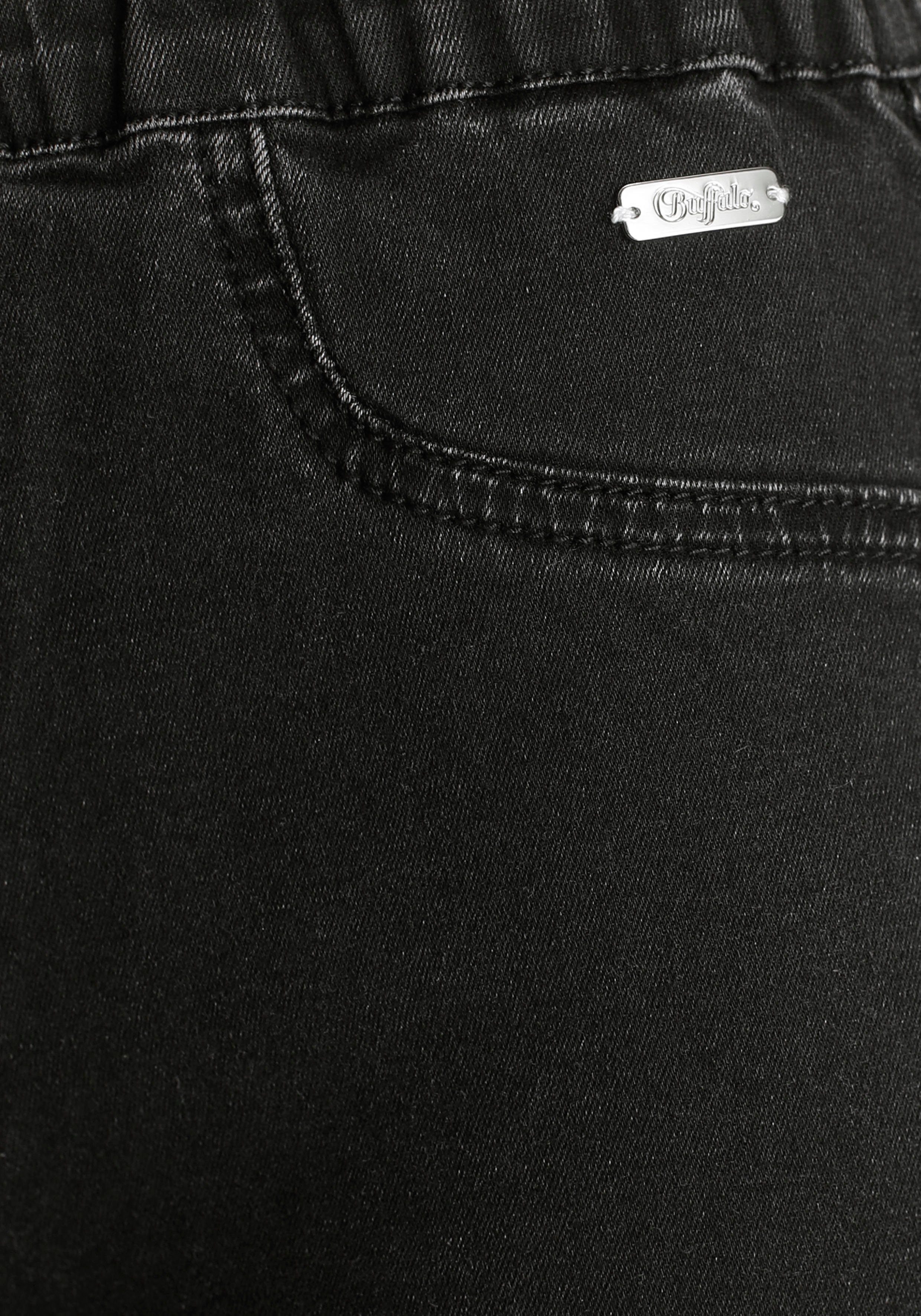 Buffalo Short in elastische denim met twee achterzakken