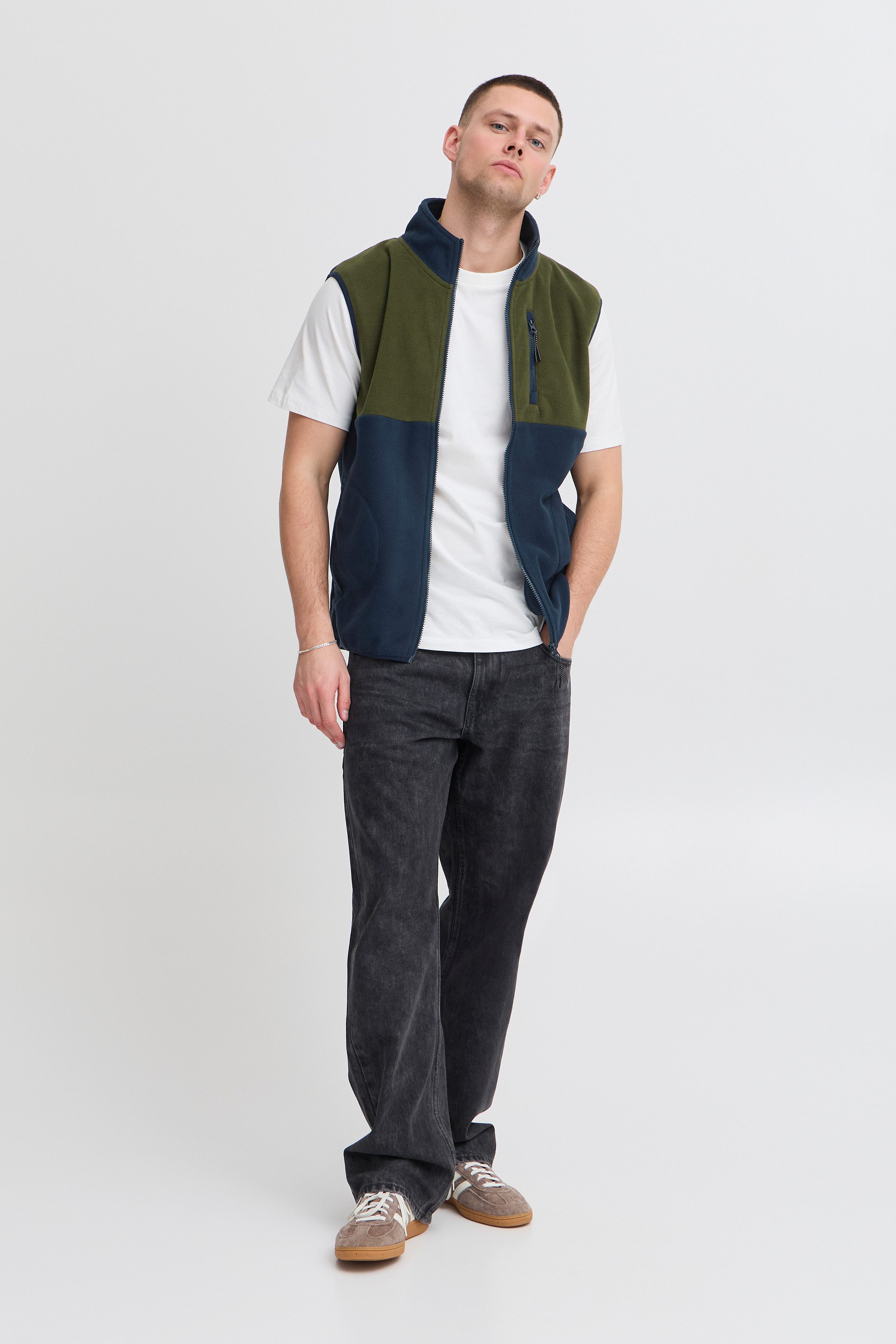 Blend Mouwloos fleecevest BHBROOKS Vest in colourblocking-stijl