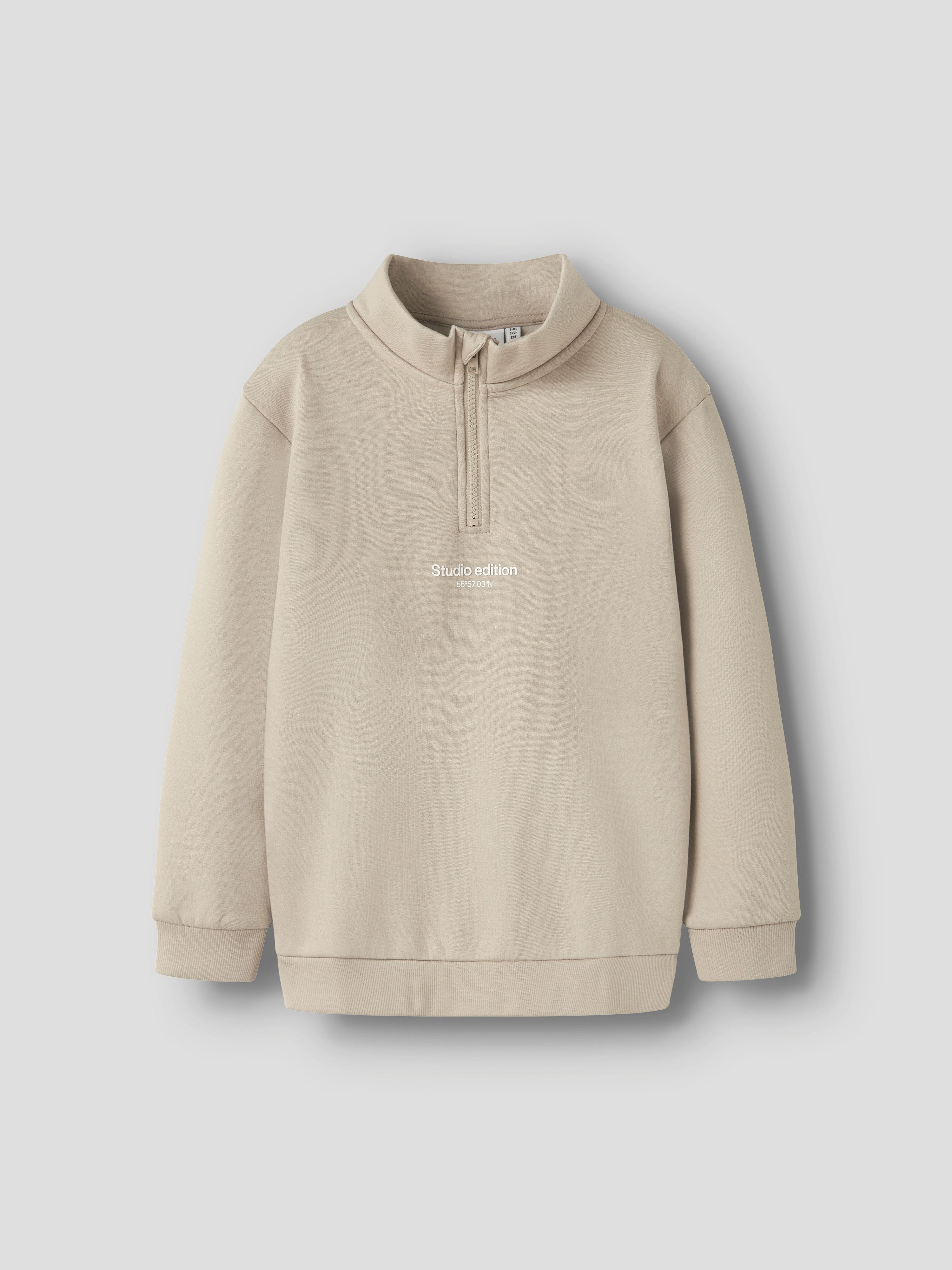 Name It Sweatshirt NKMBRODY LS NREG SWEAT ZIP BRU NOOS met een opstaande kraag en korte ritssluiting
