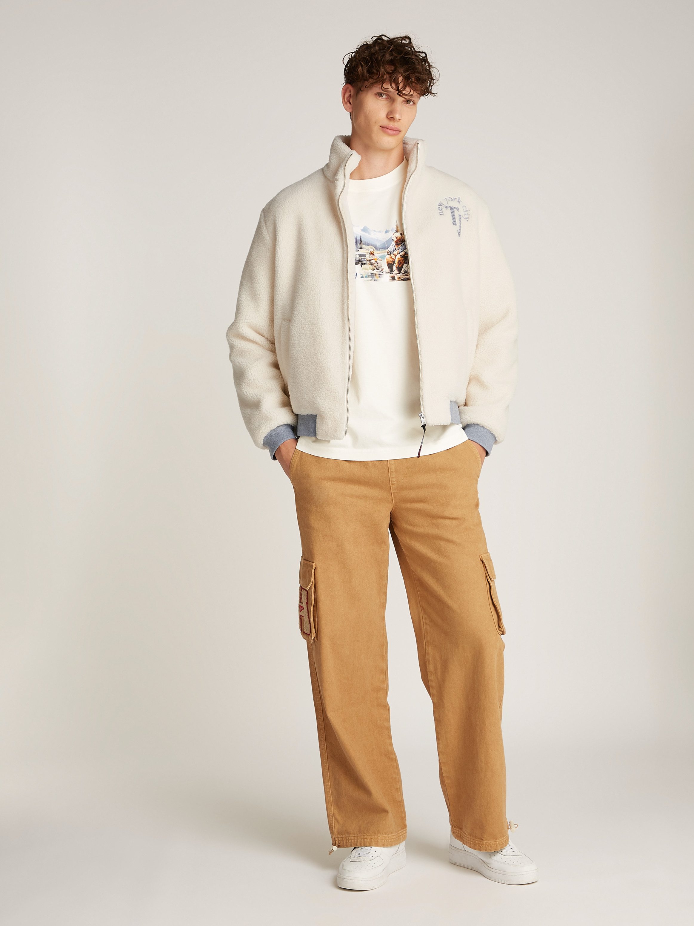 TOMMY JEANS Bomberjack TJ TEDDY BOMBER met groot logo op de rug