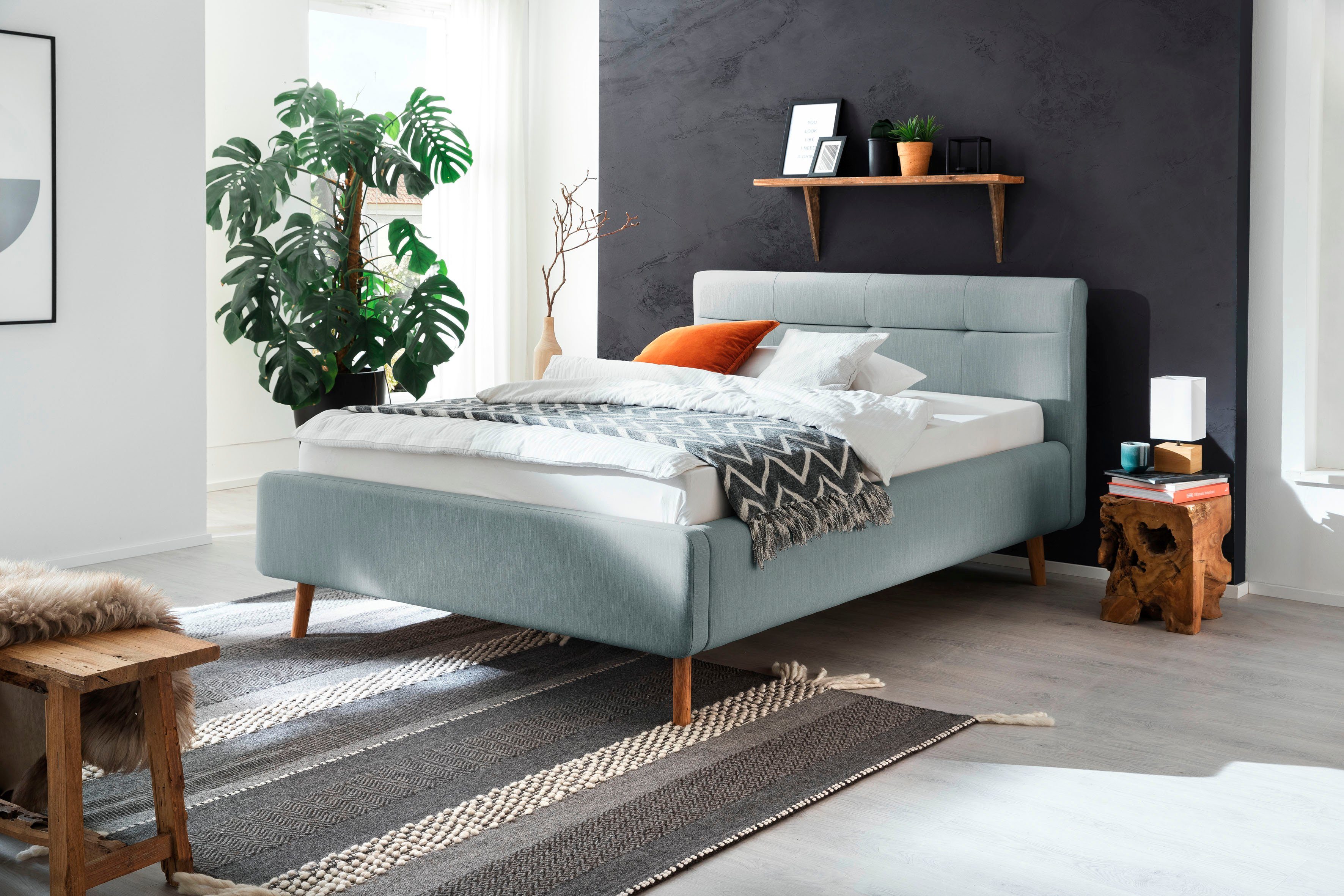 meise.möbel Gestoffeerd bed Lotte met lattenbodem en bedkist bedden blauw