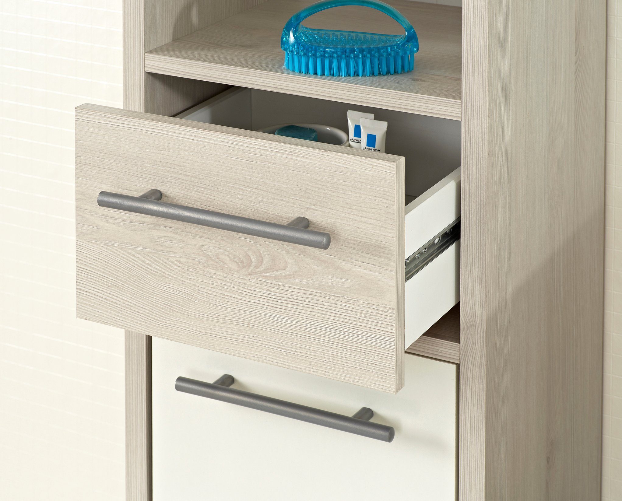 Saphir Hoge kast Quickset 350 Badkamermeubel 33 cm breed, 2 deuren, 1 lade, 1 nis Badkamer hoge kast, licht dennenhout Ida, handgrepen in aluminiumkleur (1 stuk)