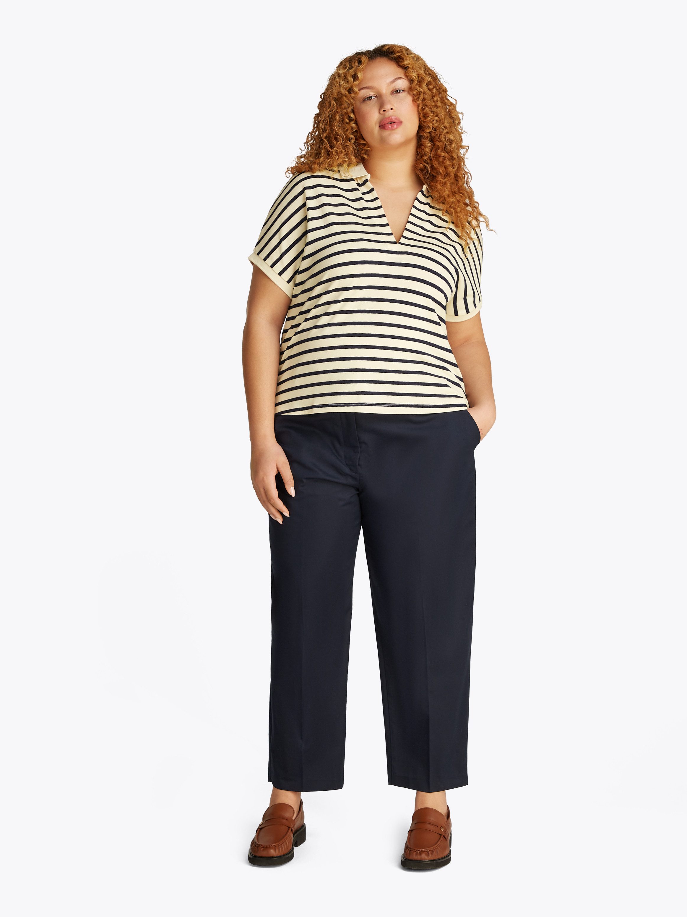 Tommy Hilfiger Curve Poloshirt CRV LYOCELL OPEN-NK POLO SS in grote maten, polokraag, streep patroon