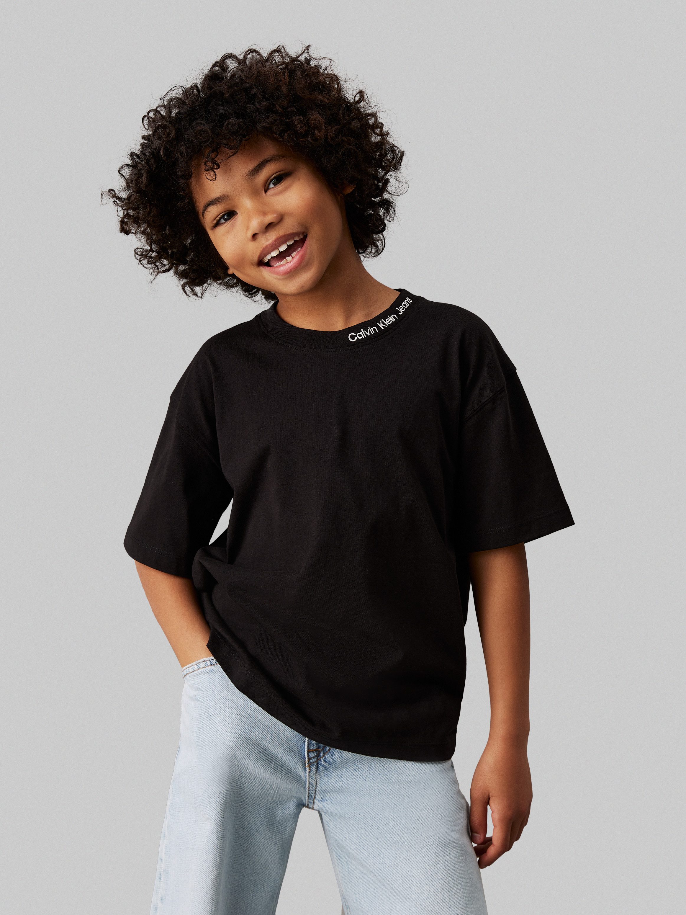 Calvin Klein T-shirt Neck Emb. Relaxed Ss T-Shirt voor kinderen tot 16 jaar en met logo-opdruk op...