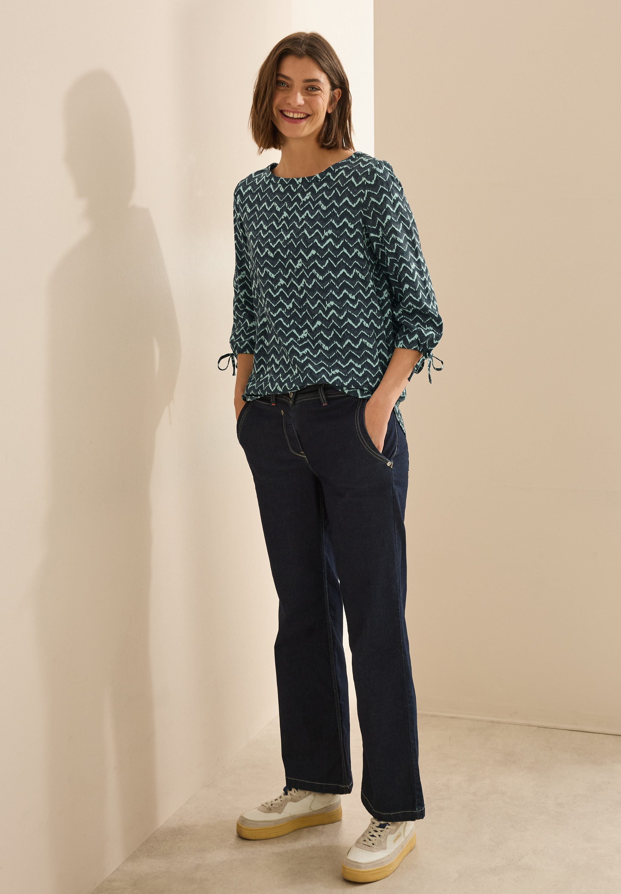 Cecil Blouse met lange mouwen gedessineerd
