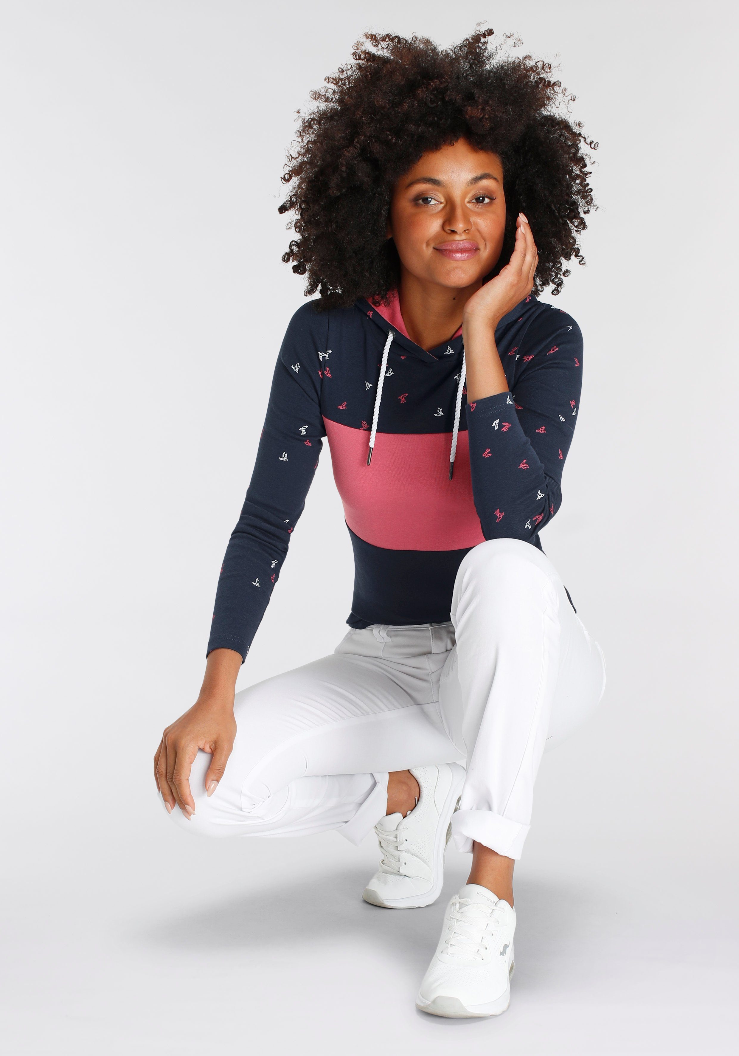 KangaROOS Capuchonshirt Lange mouwen, heupbedekkende snit, colourblocking-look