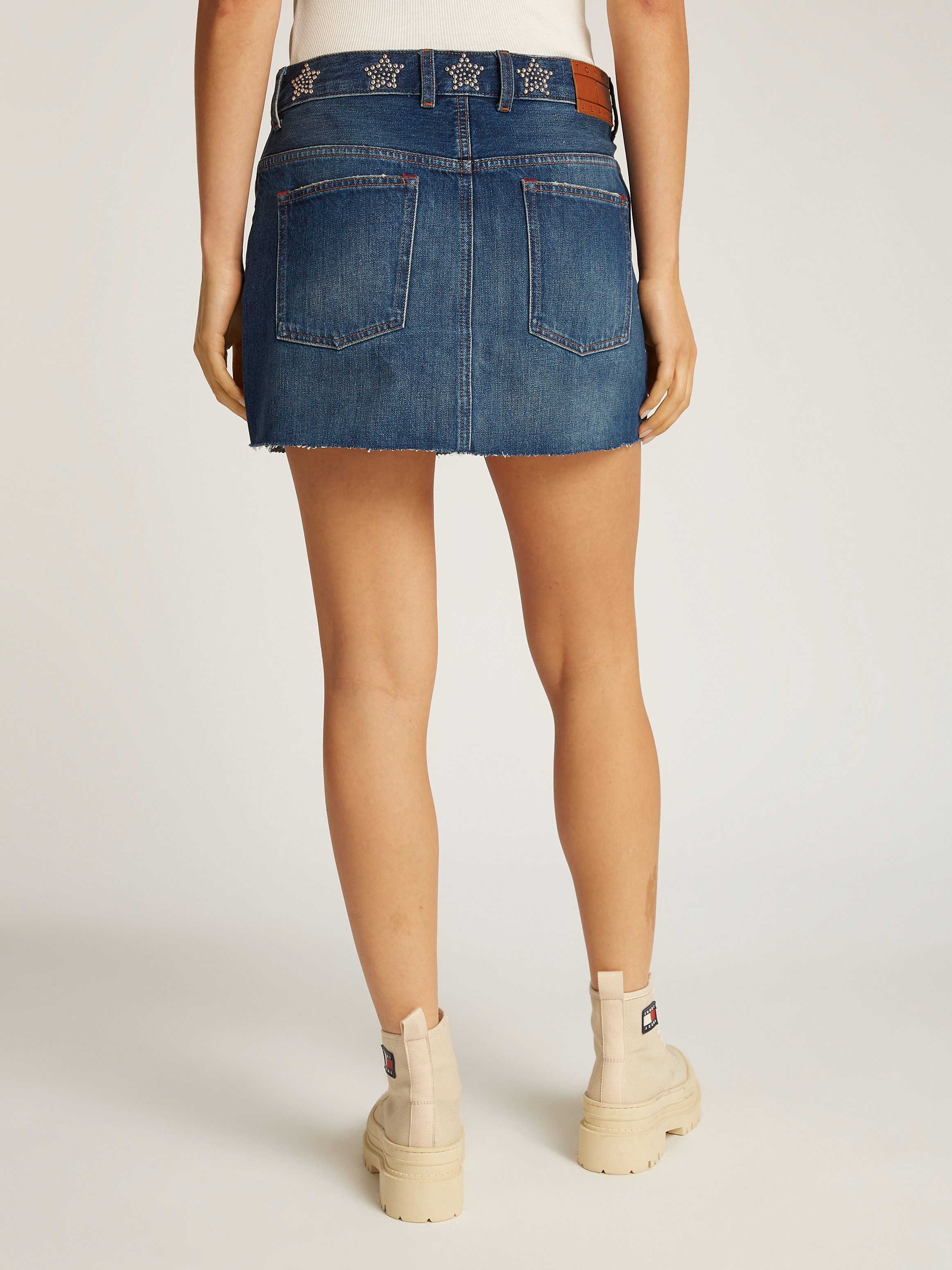 TOMMY JEANS rok STUDDED DENIM MINI SKIRT AI9057