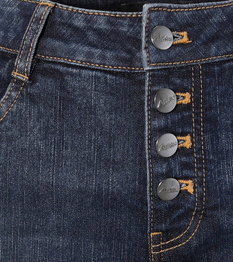 Aniston CASUAL Bootcut jeans met decoratieve knoopsluiting