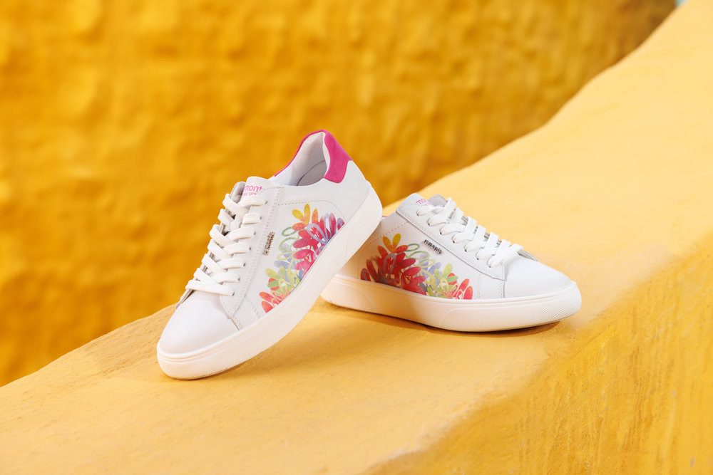 Remonte Plateausneakers , veterschoen, vrijetijdsschoen, lage schoen met contrastafwerking