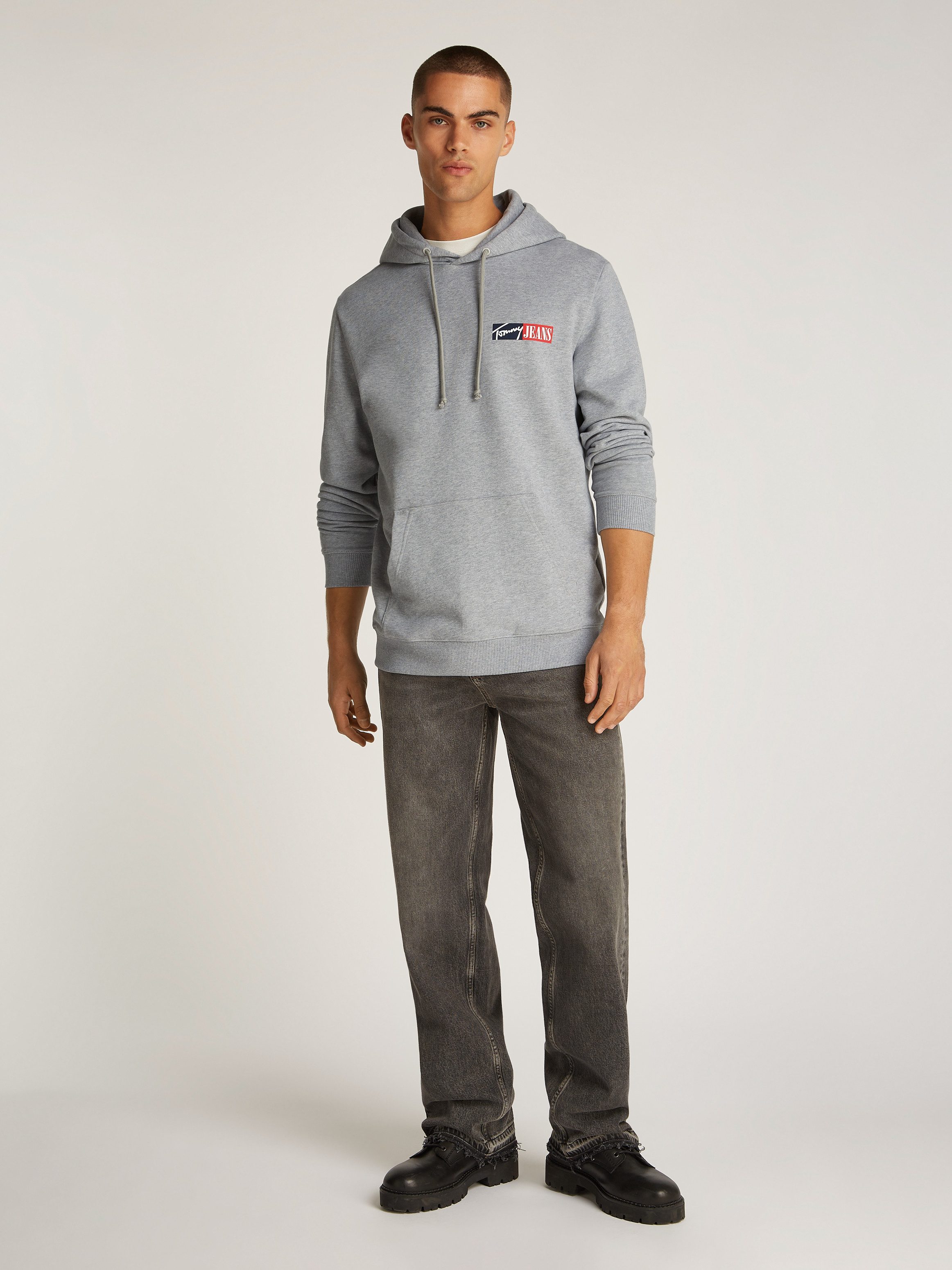 Tommy Jeans Plus Hoodie TJM REG ENTRY GRAPHIC HOODIE EXT in grote maten, logoprint, kangoeroezak