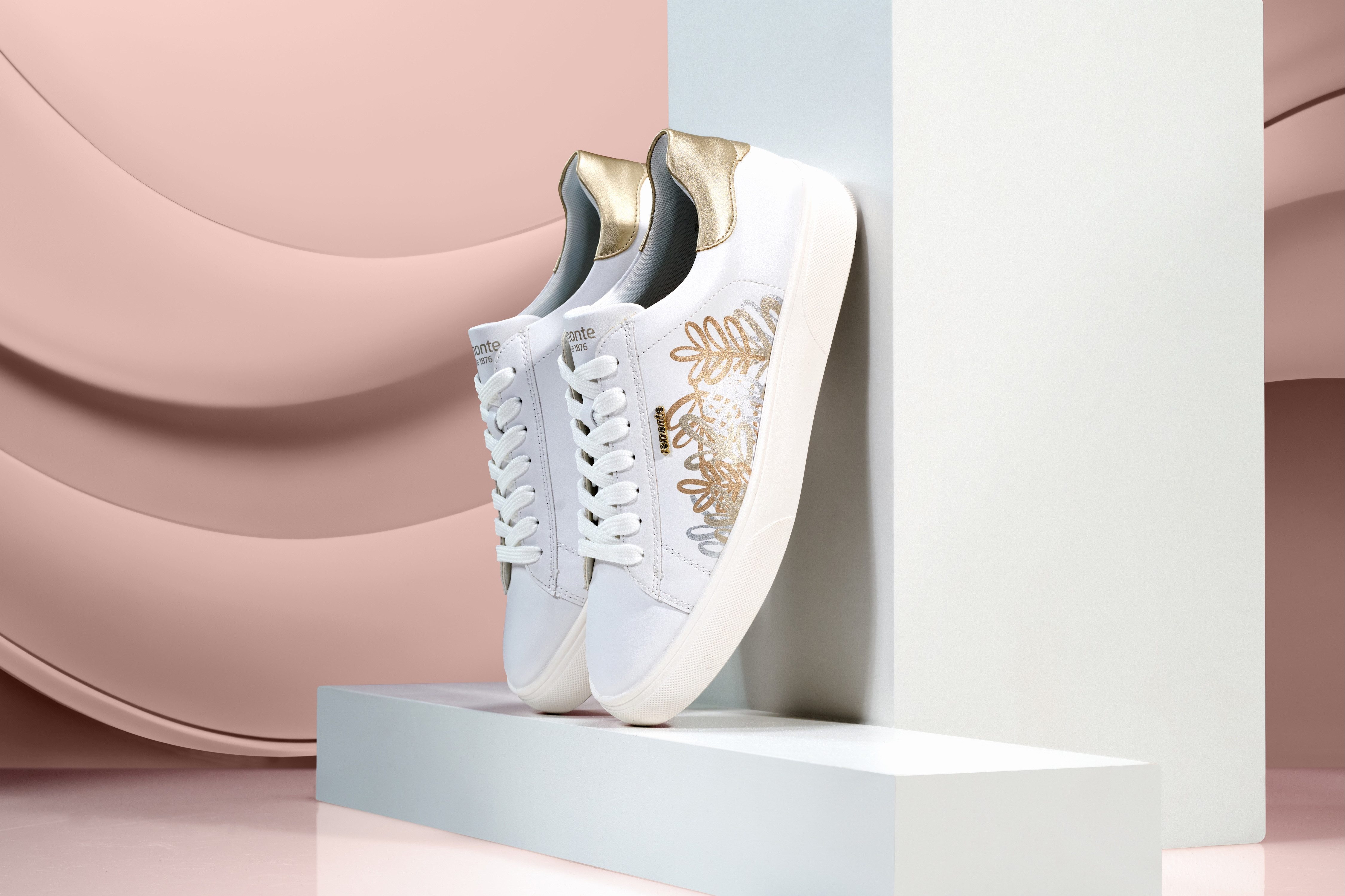 Remonte Plateausneakers , veterschoen, vrijetijdsschoen, lage schoen met contrastafwerking