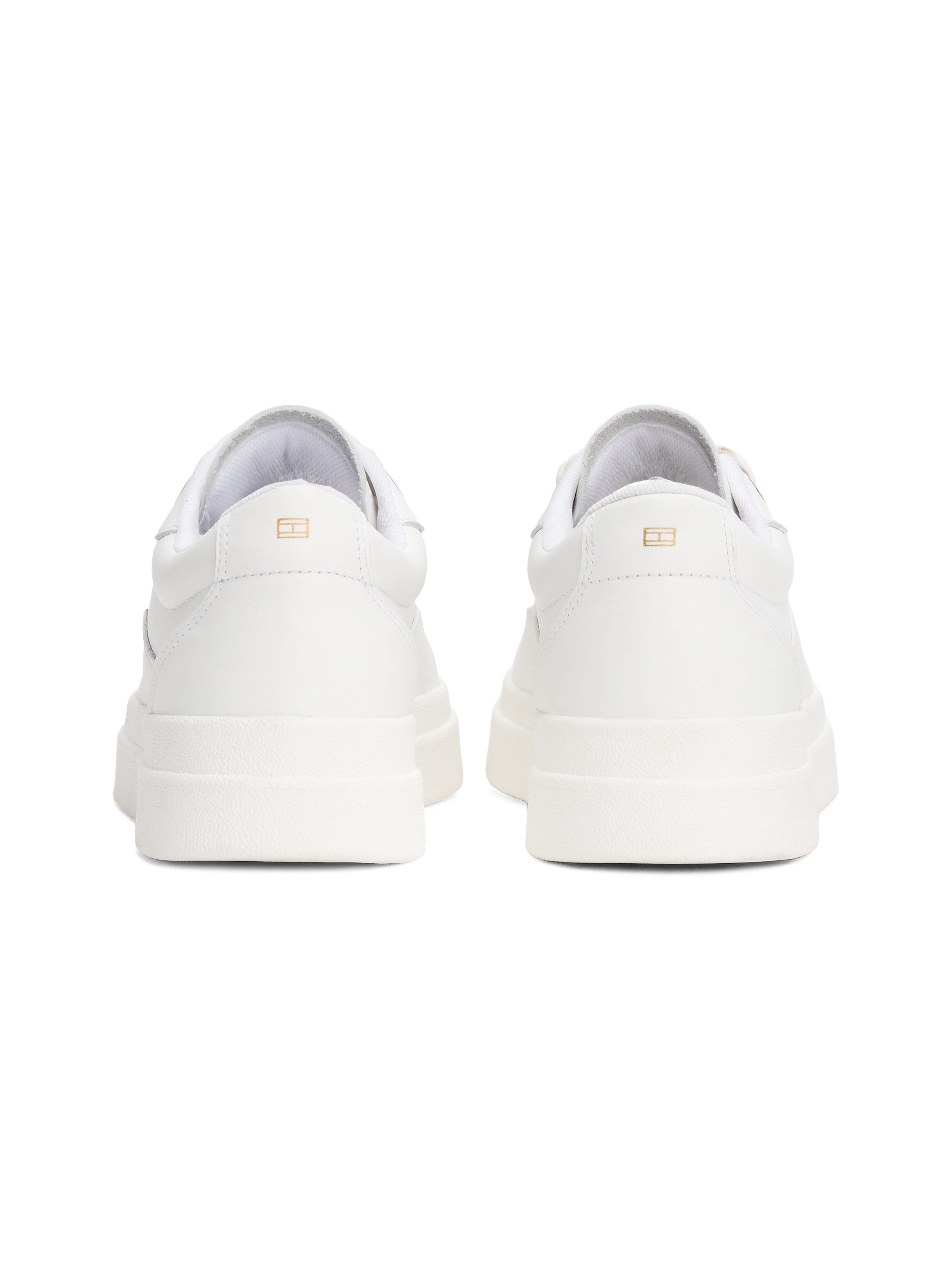Tommy Hilfiger Plateausneakers MODERN COURT SNEAKER LTHR , vrijetijdsschoen, lage schoen, veterschoen met contrasterend logo