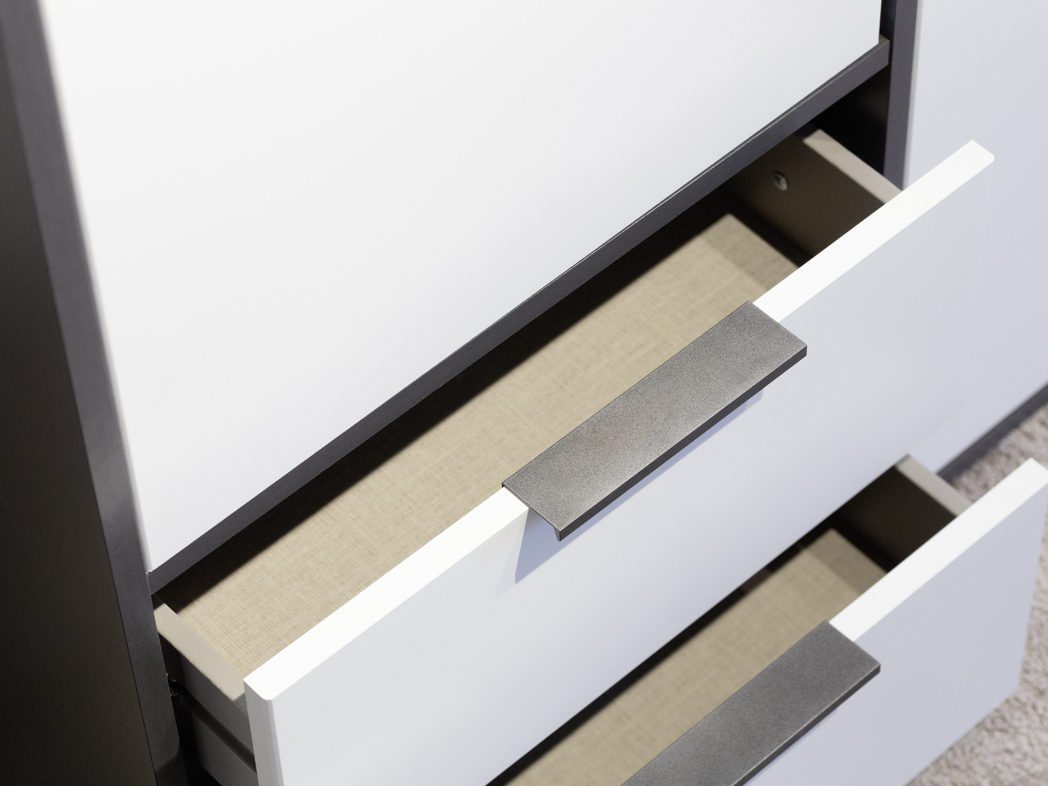 rauch Draaideurkast Kledingkast Kast Garderobe Wasmand NAGATA met Spiegel und schubladen sowie stangengriffen topseller made in germany