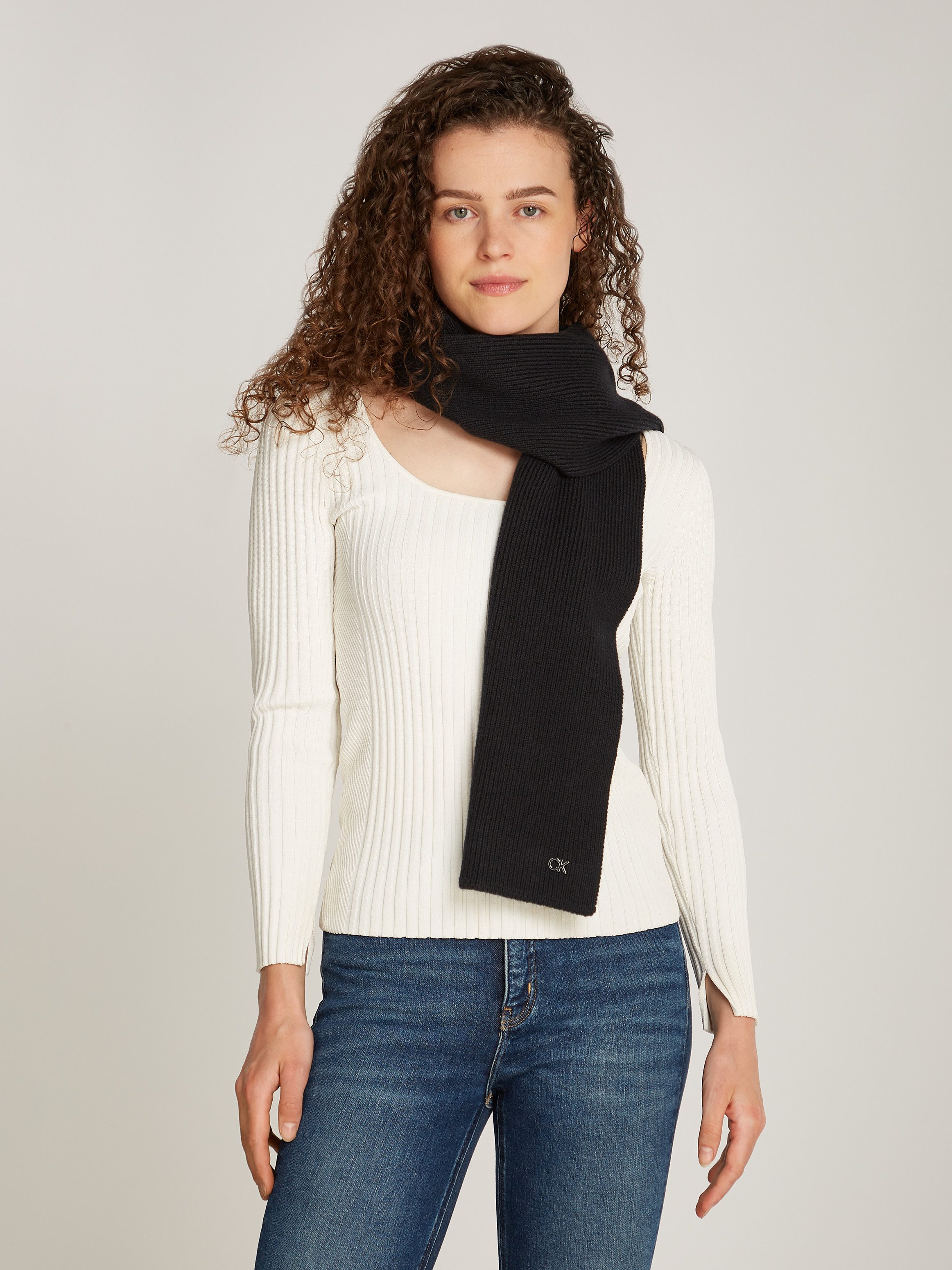 Calvin Klein Sjaal CK METAL CHUNKY RIB HW SCARF