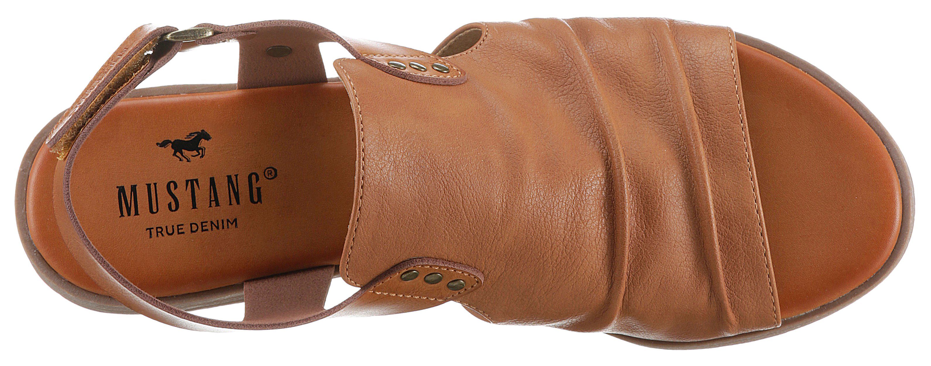 Mustang Shoes Sandalen zomerschoen, sandaal, blokhak, met klittenbandsluiting