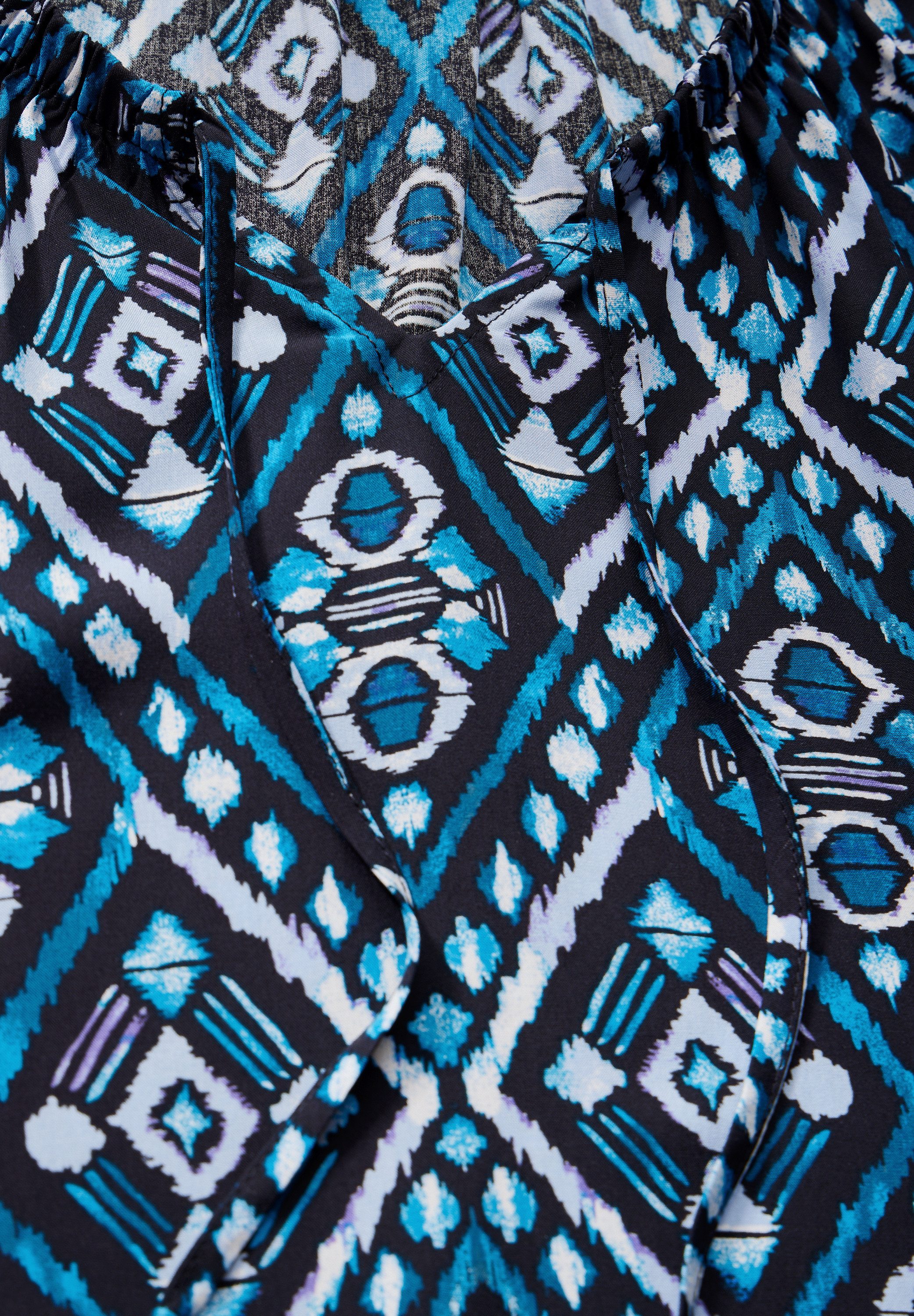 Cecil Blouse met lange mouwen met ingesneden hals