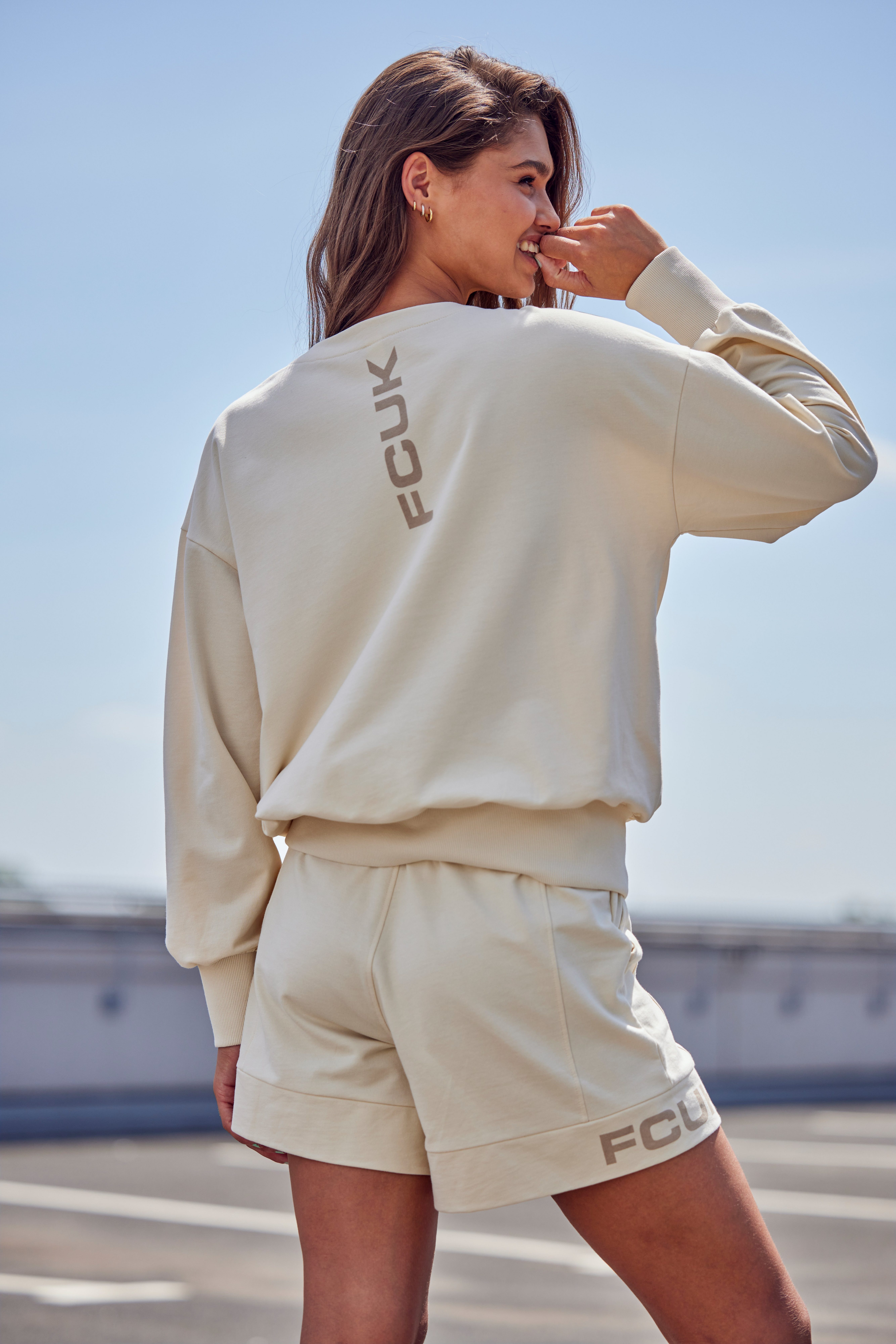 FCUK Sweatshort met lengte scheidingnaad en logo-opdruk loungewear (1-delig)