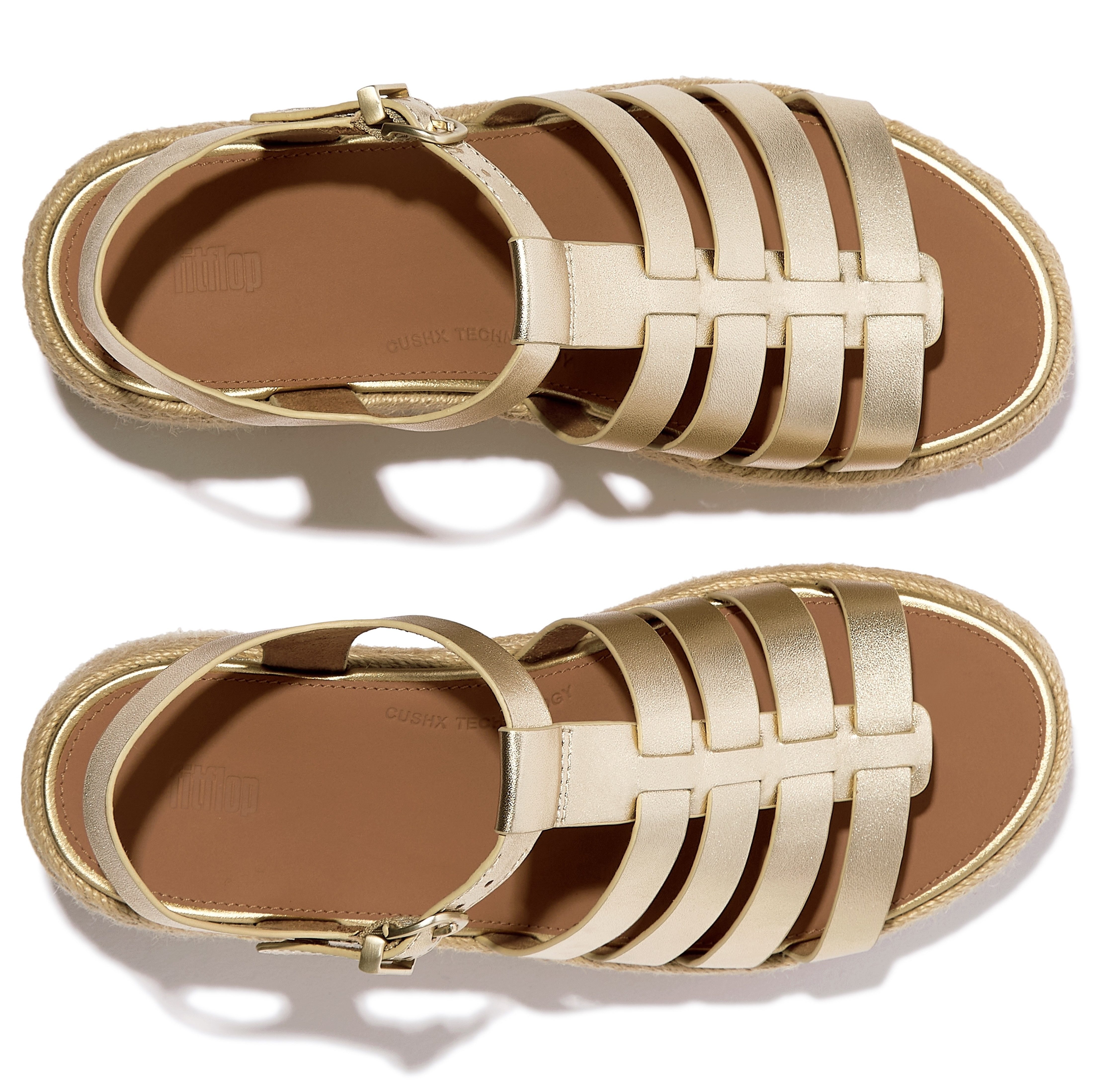 Fitflop Sleehaksandaaltjes PLATFFORMS , plateau sandaal in mooie metallic-look