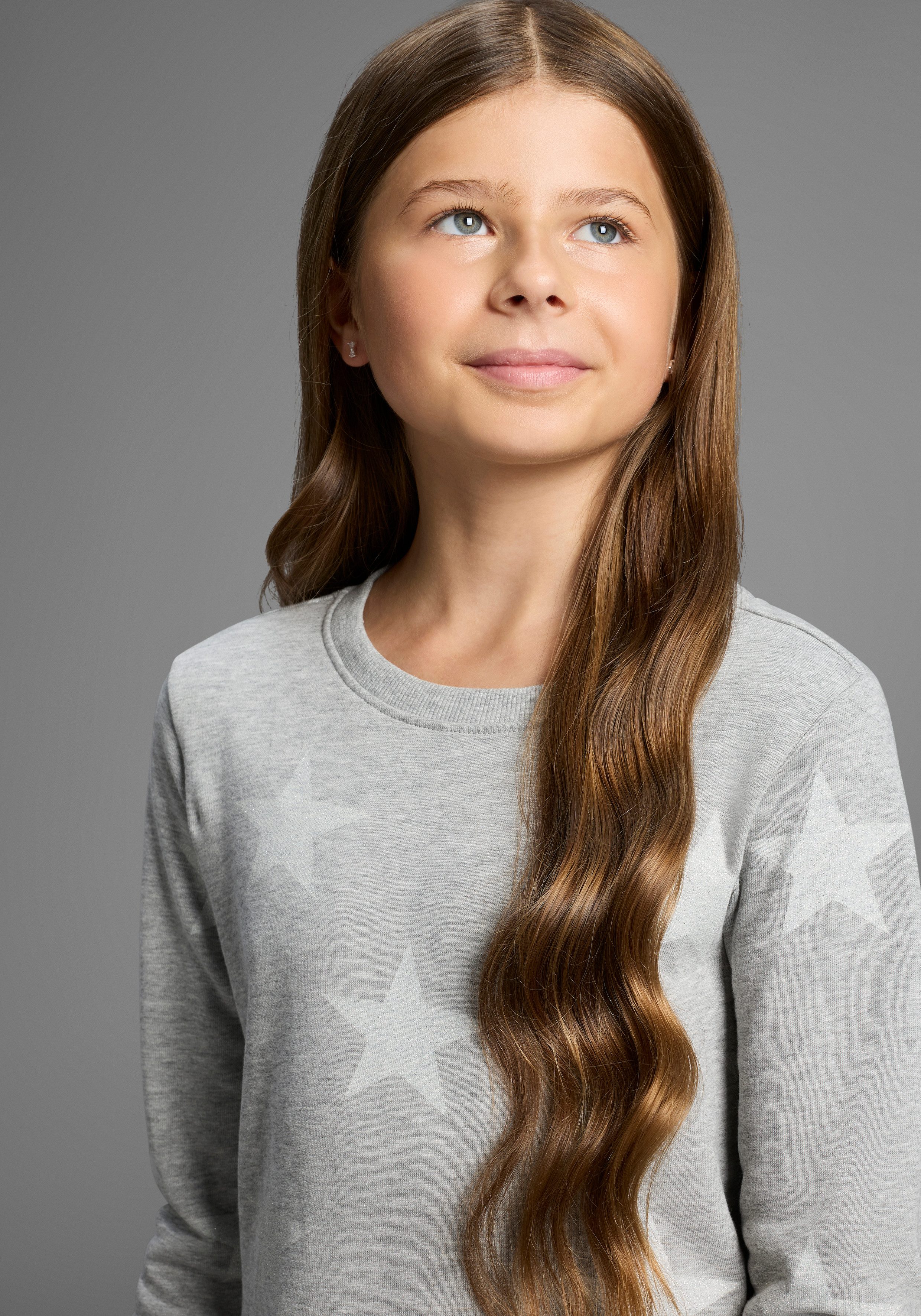 KIDSWORLD Sweatjurk Sterren-allover jurk voor dagelijks gebruik, ca. halverwege bovenbeen lengte, sportieve touch