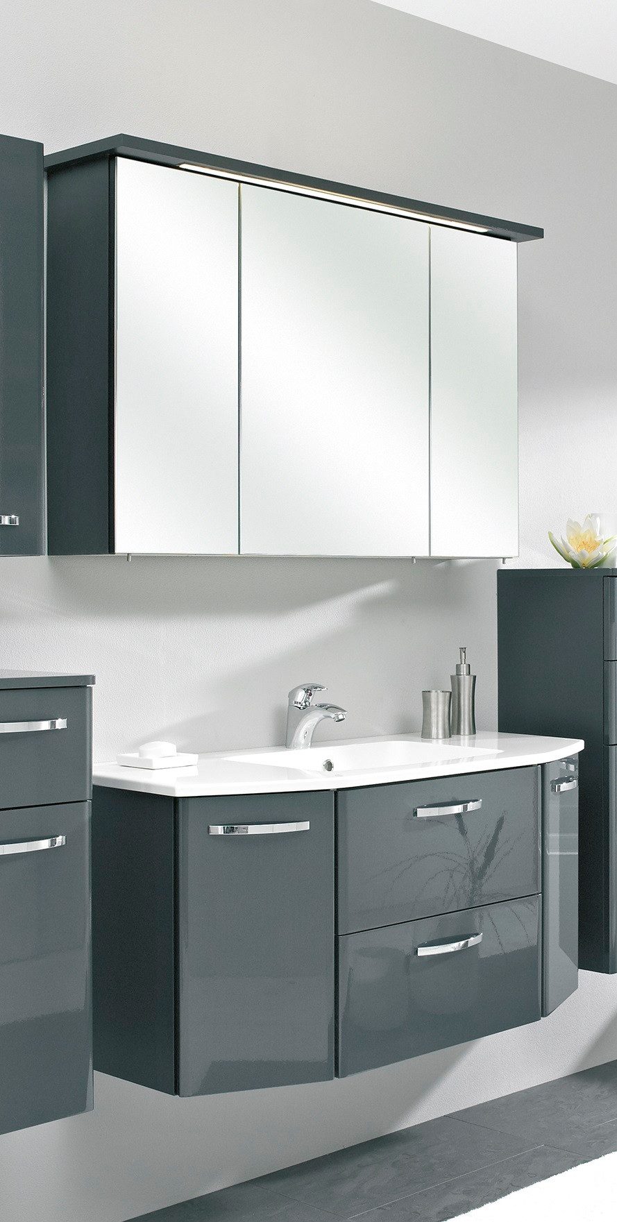 Saphir Badmeubelset Quickset 327 2-delig, wastafelmeubel en led-spiegelkast Antraciet hoogglans, incl. deurdemper, 5 deuren, 1 flap, 1 lade (set, 2 stuks)