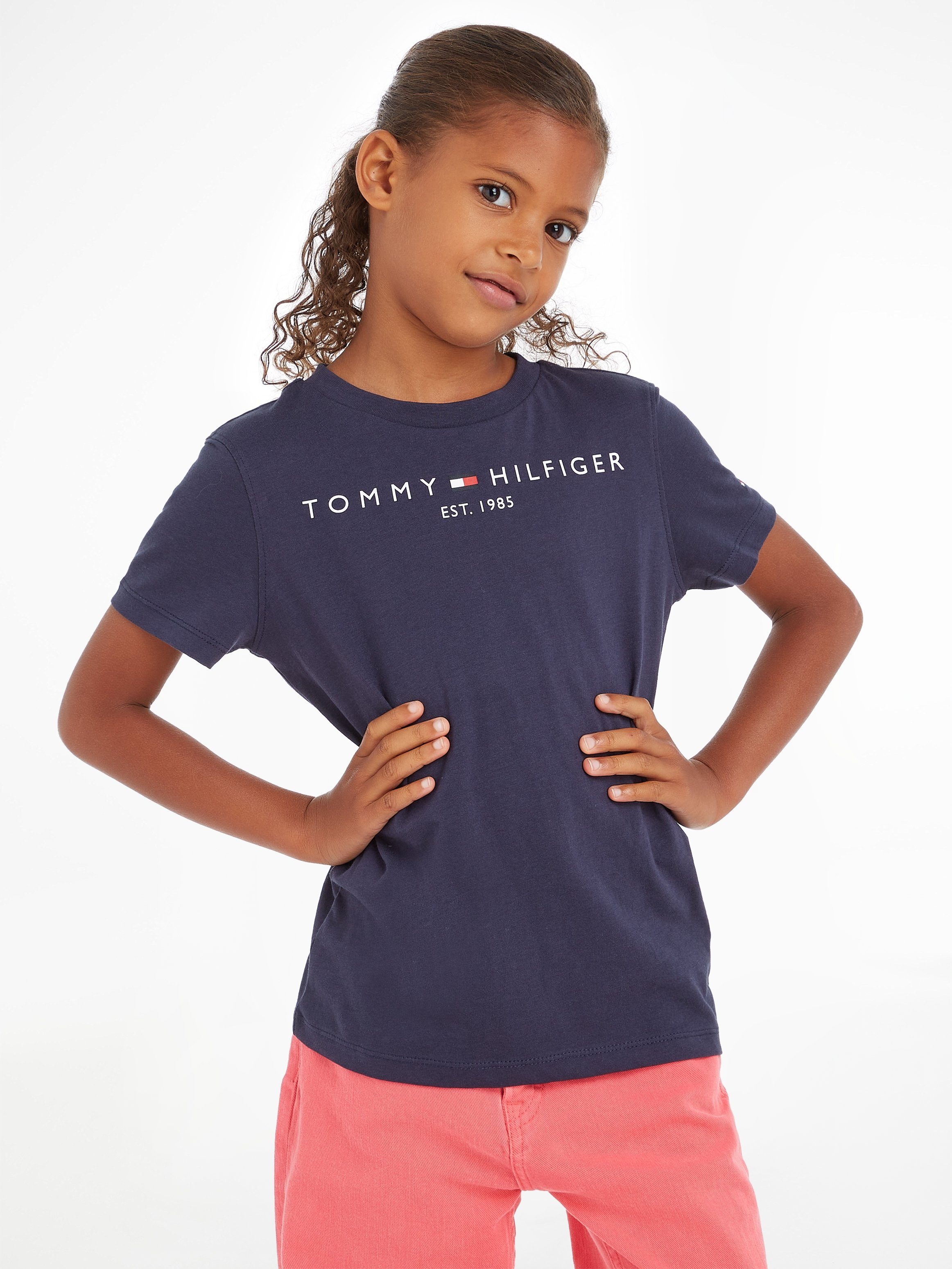 NU 20% KORTING: Tommy Hilfiger Shirt met ronde hals ESSENTIAL SWEATPANTS met tommy hilfiger logo-ops