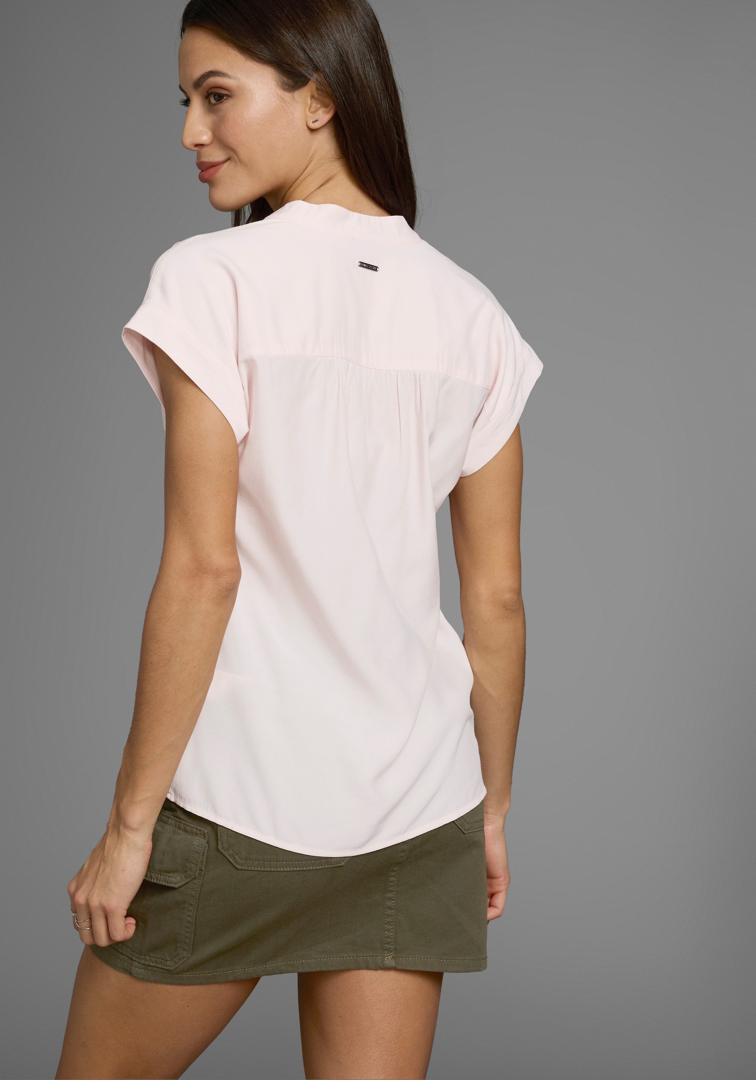 Laura Scott Blouse met korte mouwen met verbrede schouders