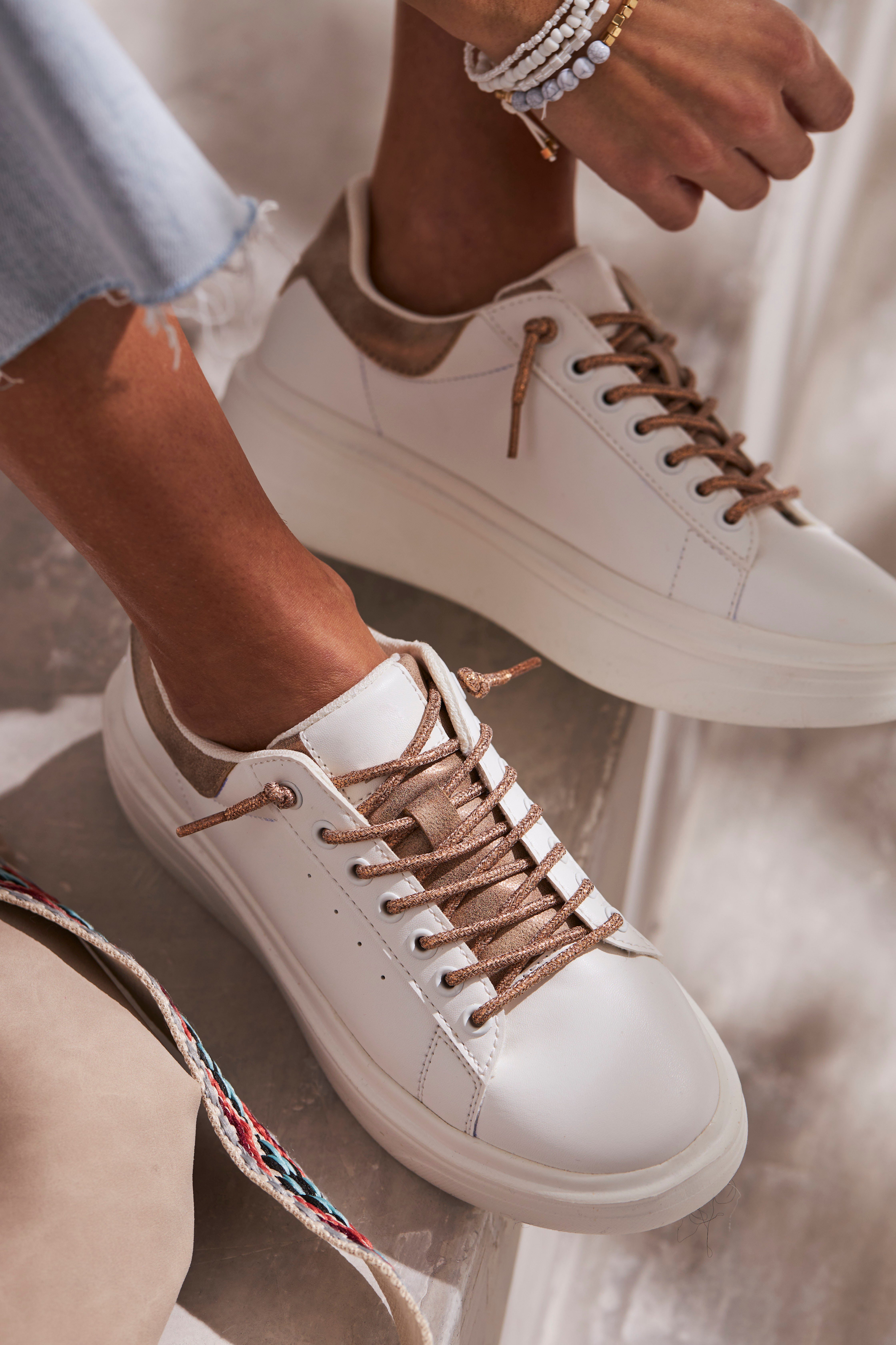Lascana Sneakers Slip-on sneakers Slip-On sneaker met metallic details, vrijetijdsschoenen VEGAN