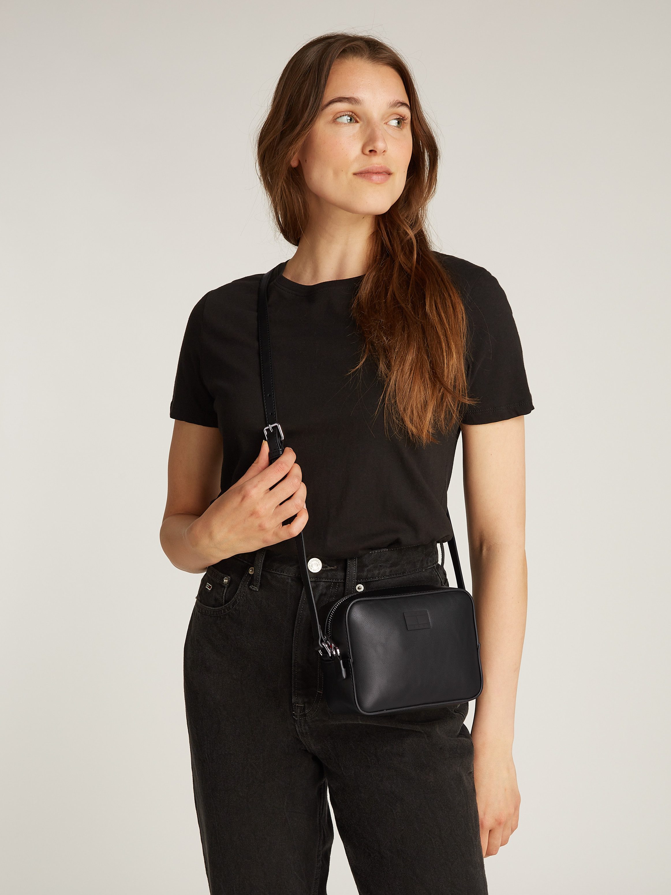 TOMMY JEANS Schoudertas TJW ESS MUST CAMERA BAG , dames mini bag, toilettas, schoudertas met tommy-vlag