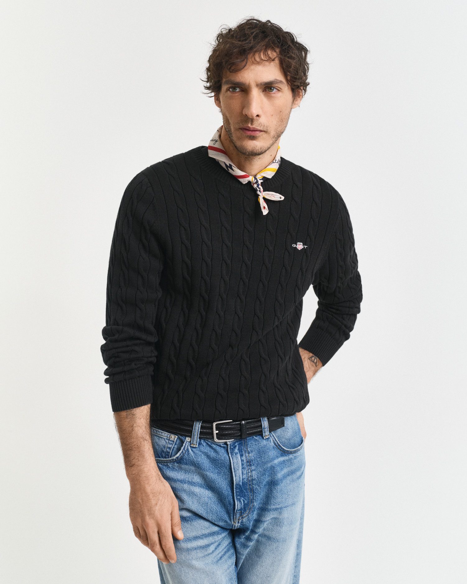 Gant Gebreide trui COTTON CABLE C-NECK met wapen-logo borduurwerk op de borst