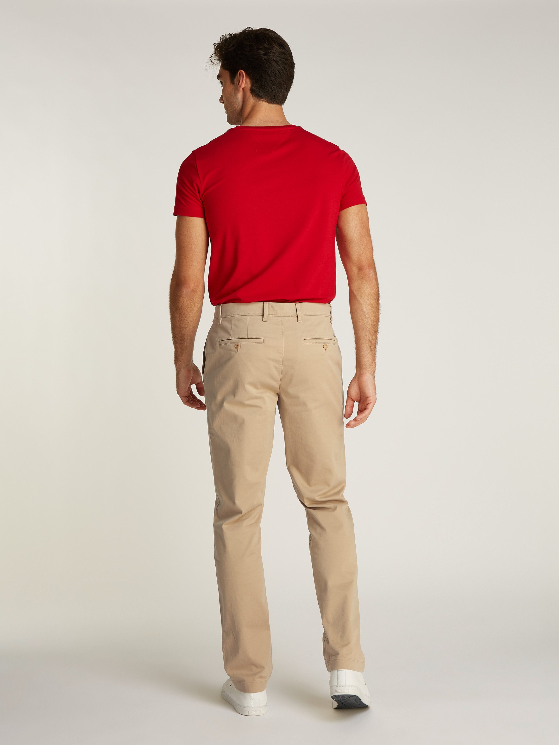 Tommy Hilfiger Chino DENTON CHINO SATIN met achterzakken met knoop logo-borduursel