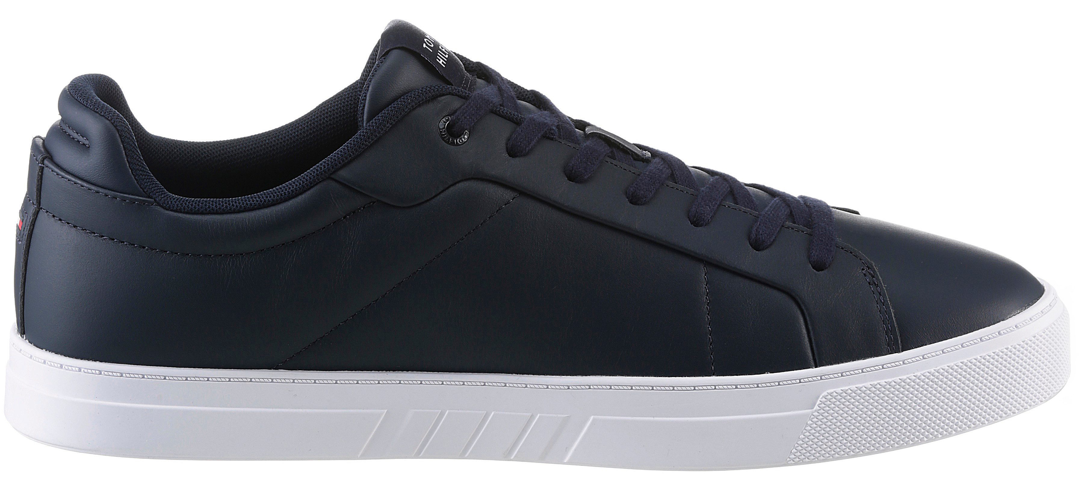 Tommy Hilfiger Sneakers ICON COURT LTH STRIPES veterschoenen, vrijetijdsschoen, lage schoen met gewatteerde schaprand
