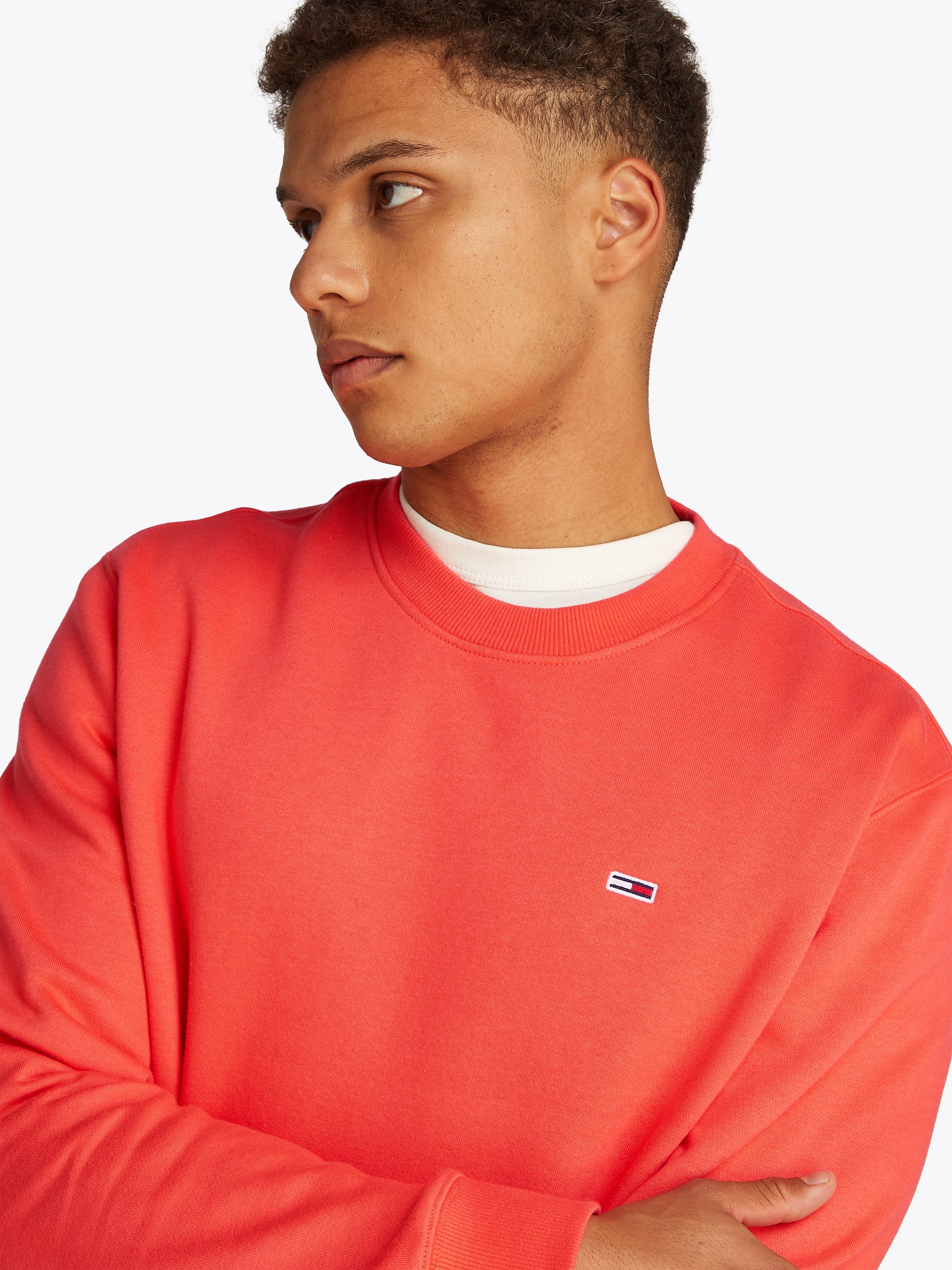 TOMMY JEANS Sweatshirt TJM REG S FLAG CREW Met geborduurd merklogo op borsthoogte