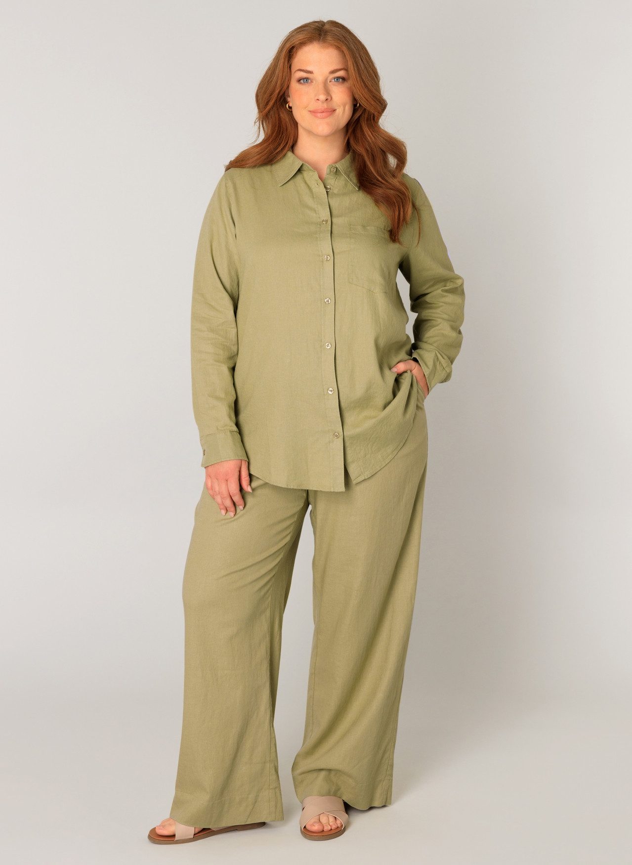 Base Level Curvy Blouse met lange mouwen Yaella